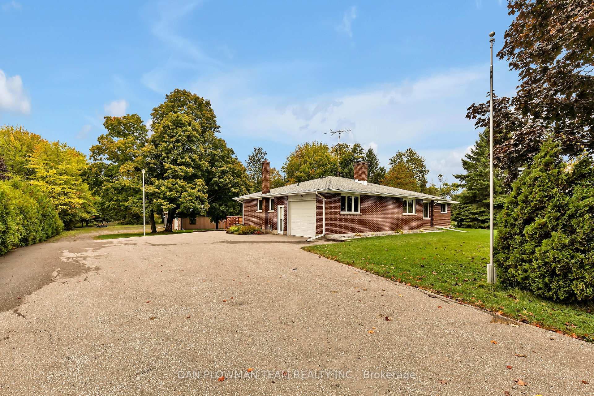 4880 Liberty Street photo 4