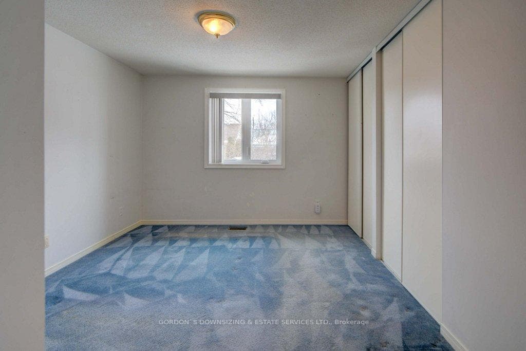 15 Forchuk Crescent photo 22