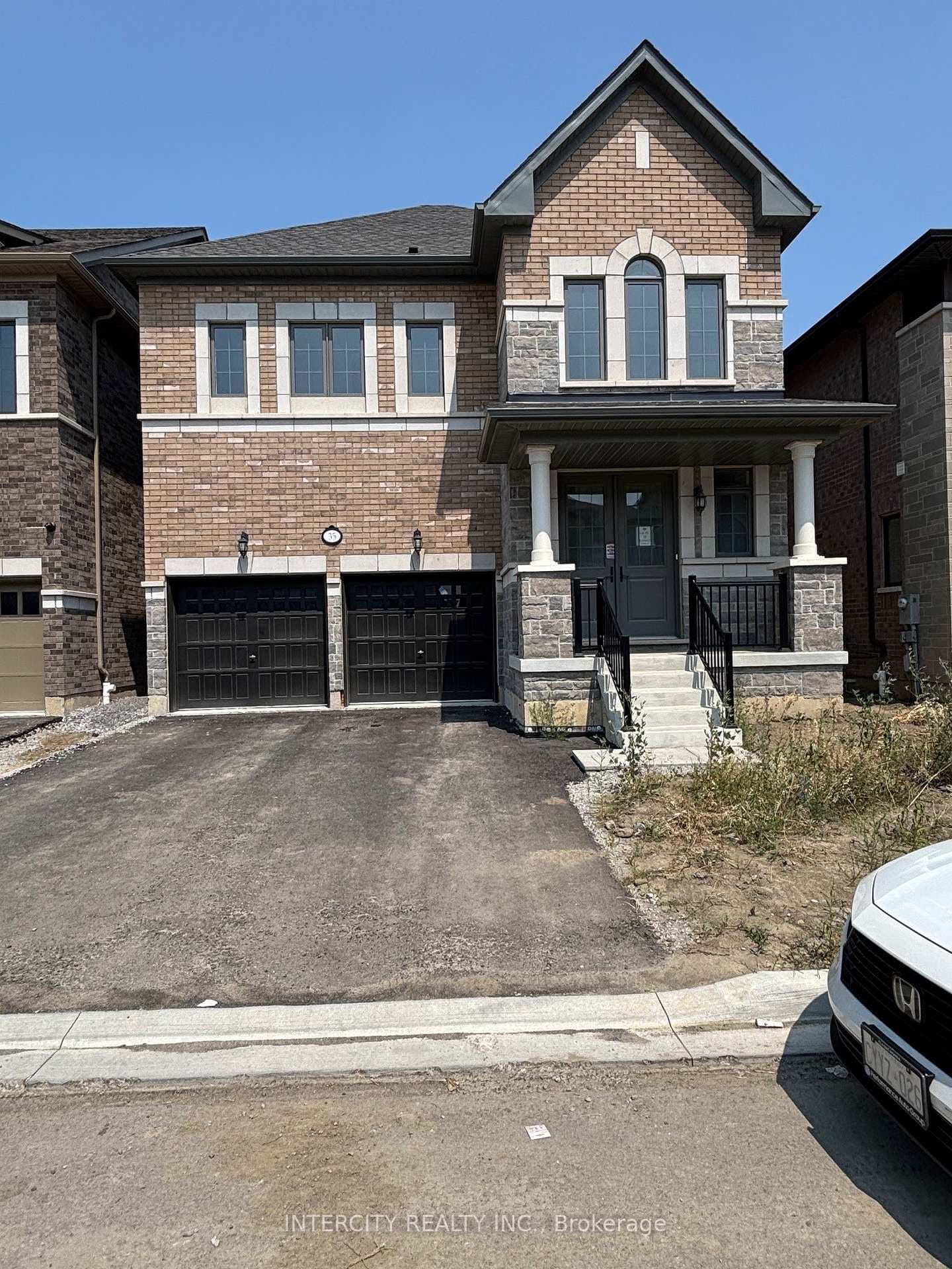 35 Keyworth Crescent photo 1