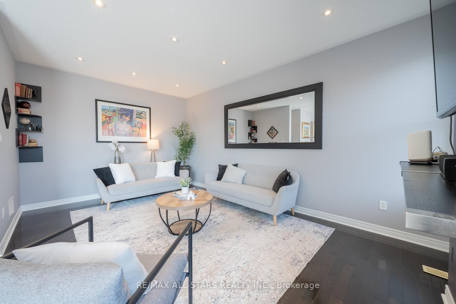 70 Isabella Garden Lane photo 16