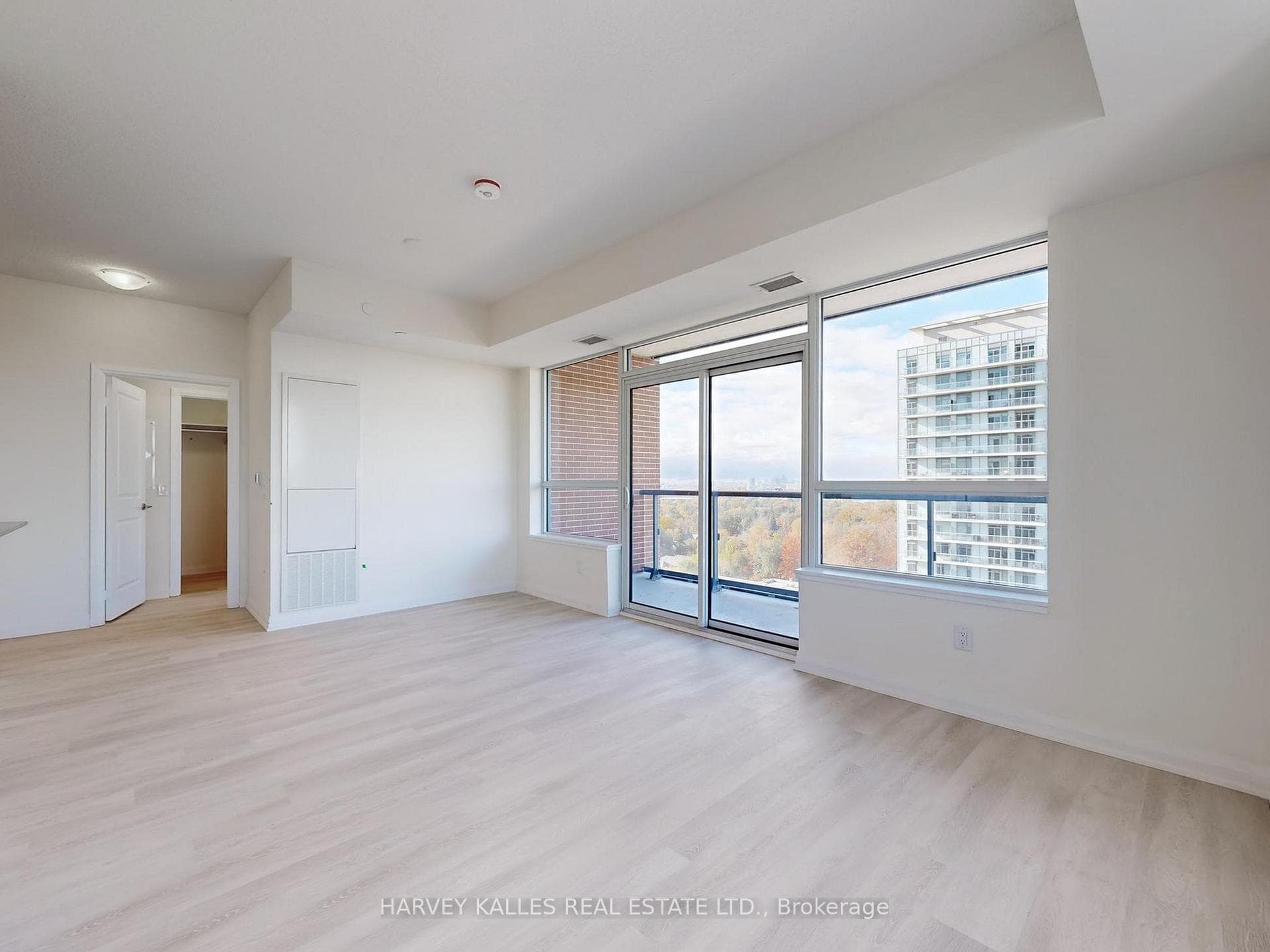 3260 Sheppard Avenue Unit 1402 photo 10