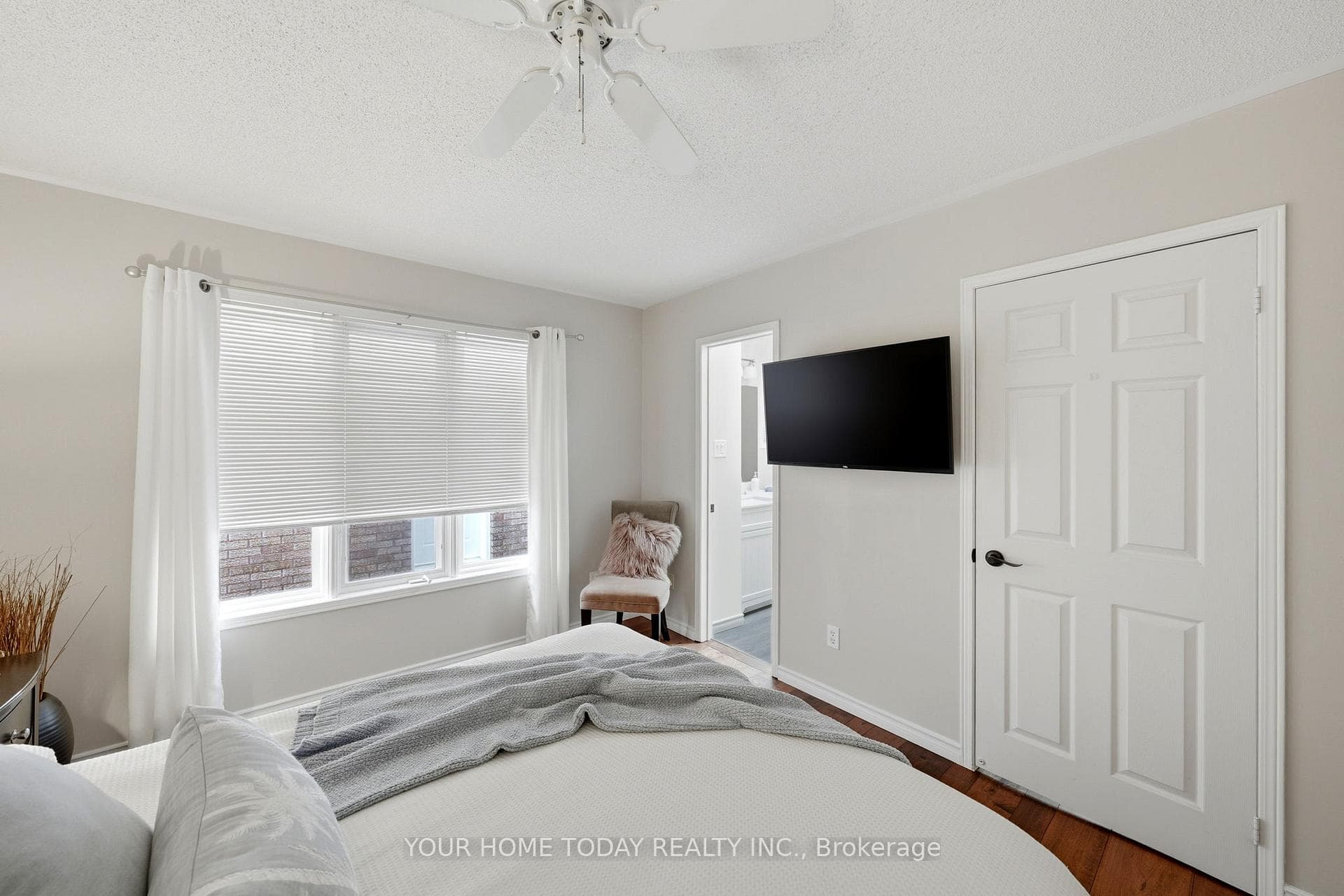 96 Lauchlin Crescent photo 20