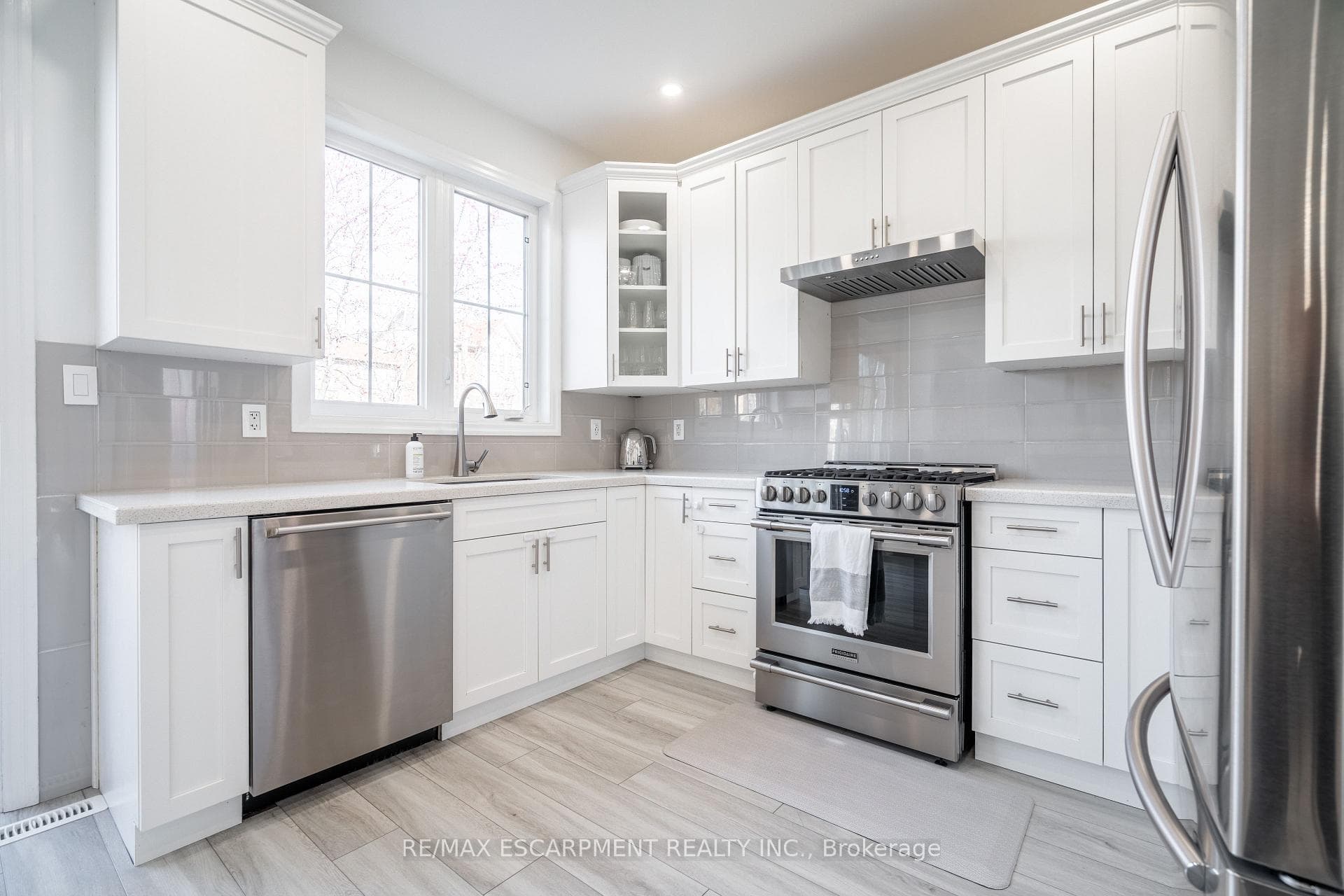 80 Montreal Circle photo 10