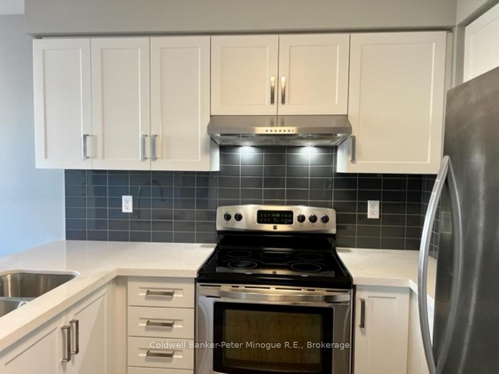 120 D'ambrosio Drive Unit 32 photo 4
