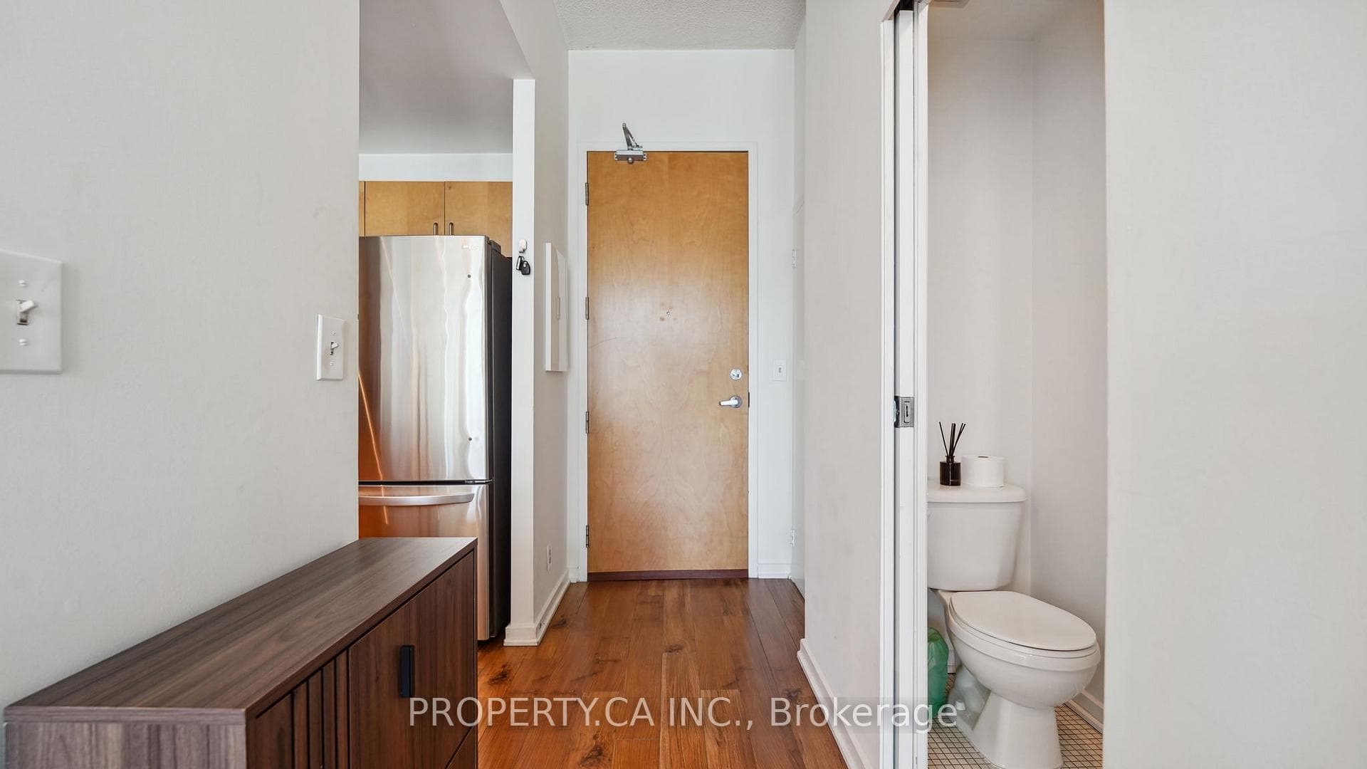 388 Richmond Street Unit 1110 photo 21
