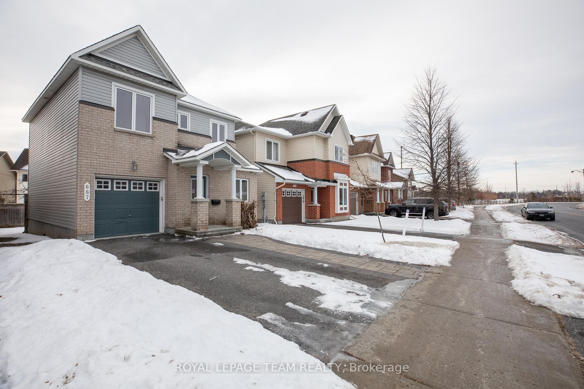 687 Paul Metivier Drive photo 2