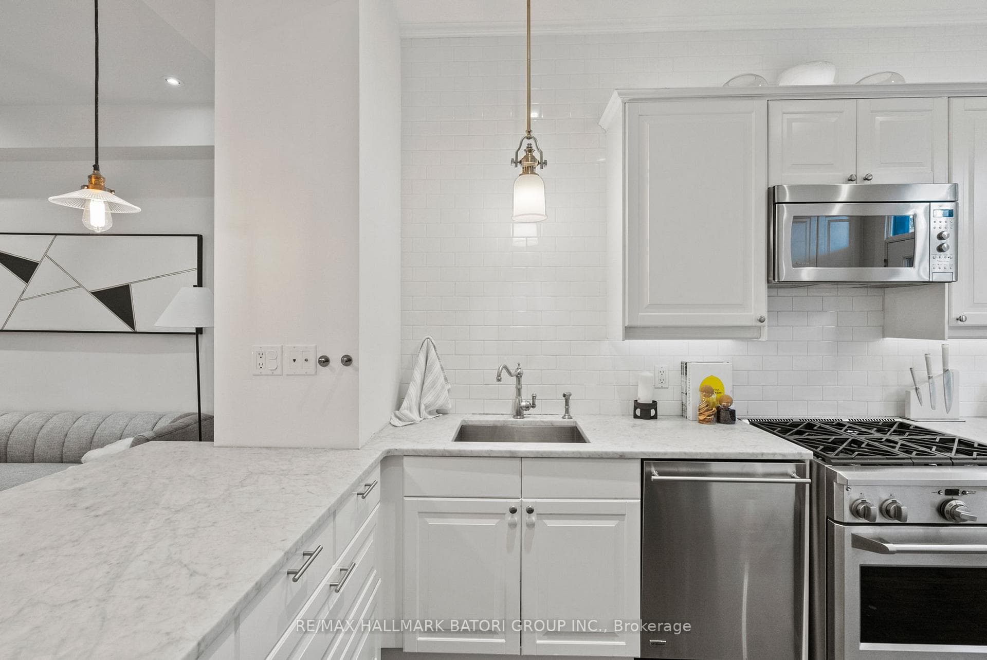 47 Olive Avenue photo 6