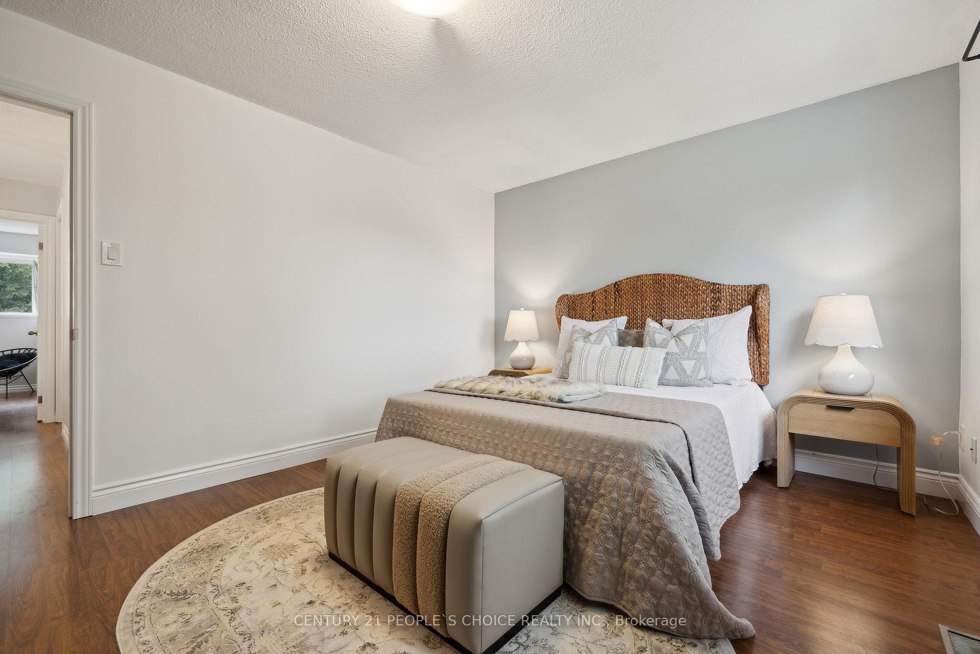 1560 Newlands Crescent Unit 44 photo 25