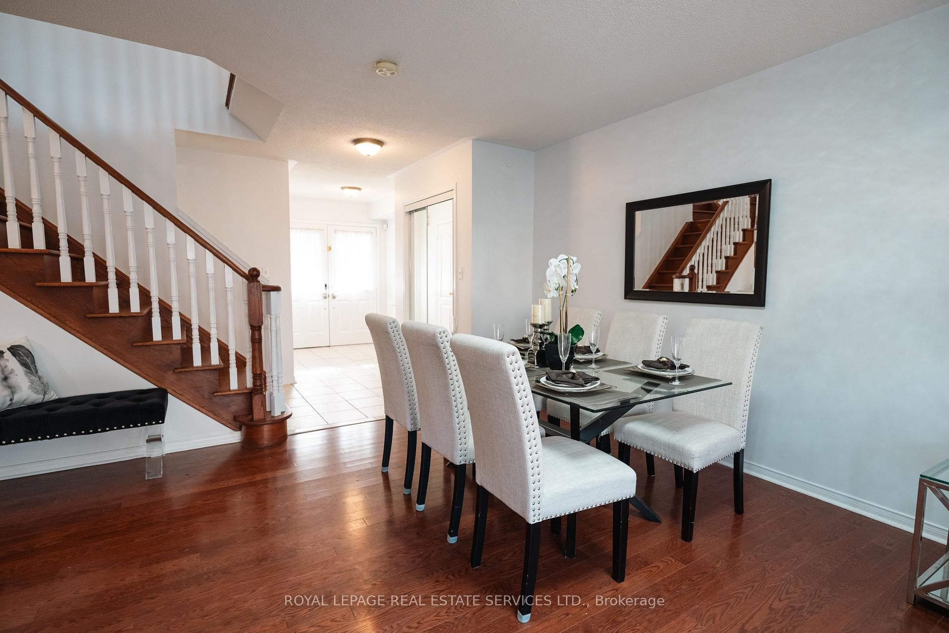 2041 Quinte Street photo 7