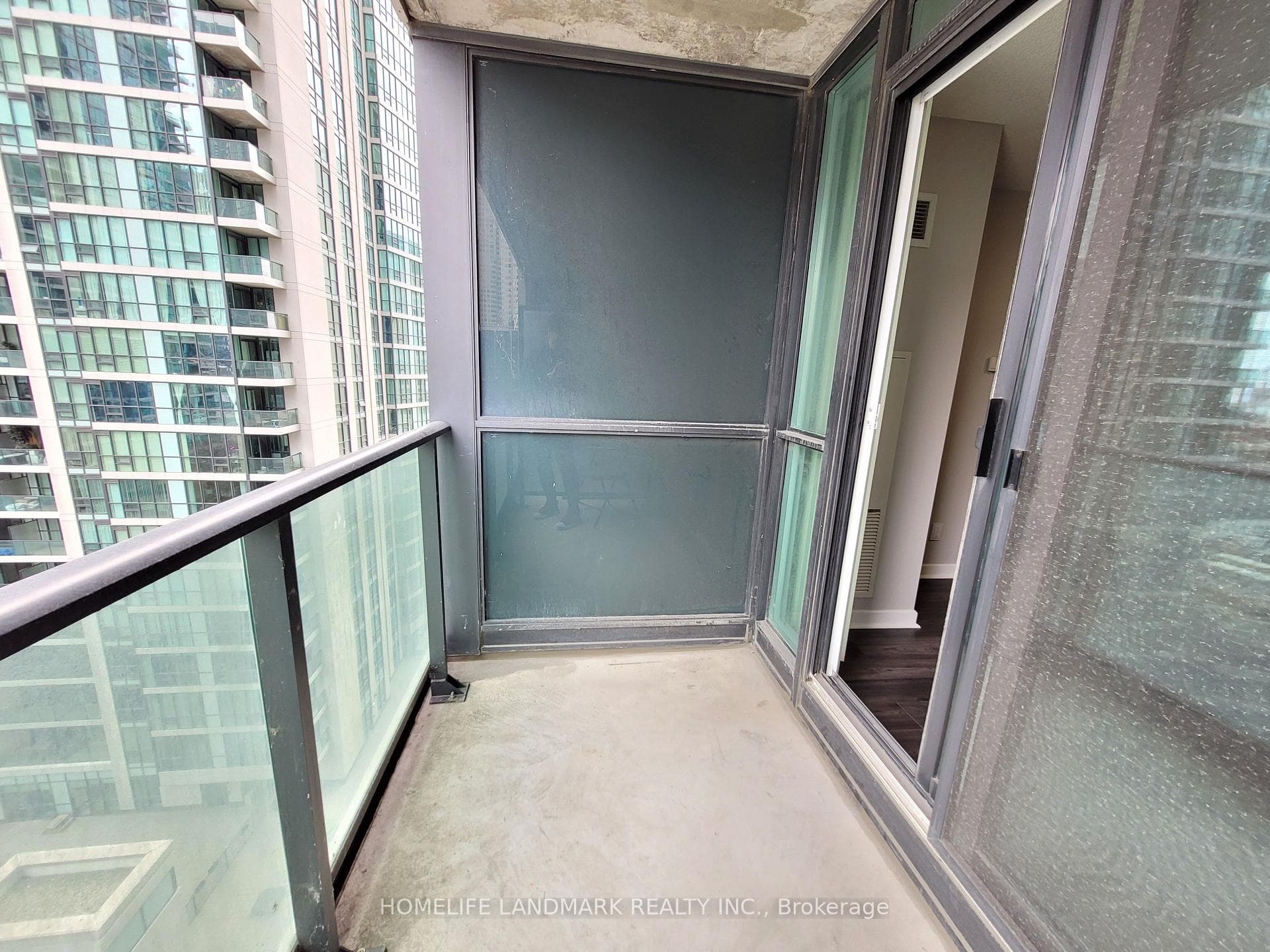 18 Harbour Street Unit 1207 photo 10