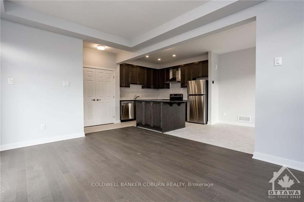 2127 WINSOME Terrace photo 10