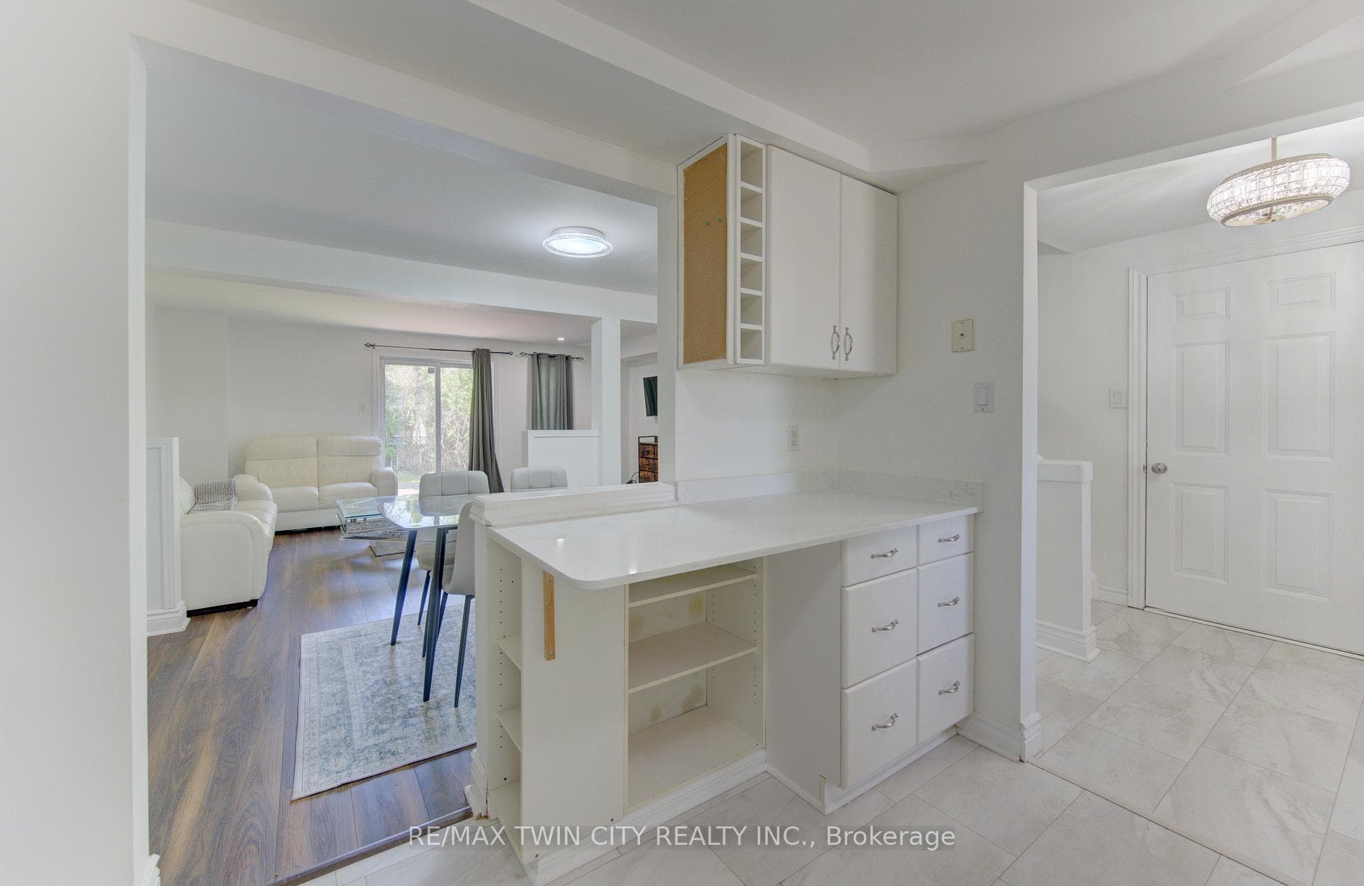 32 ENFIELD Drive photo 9