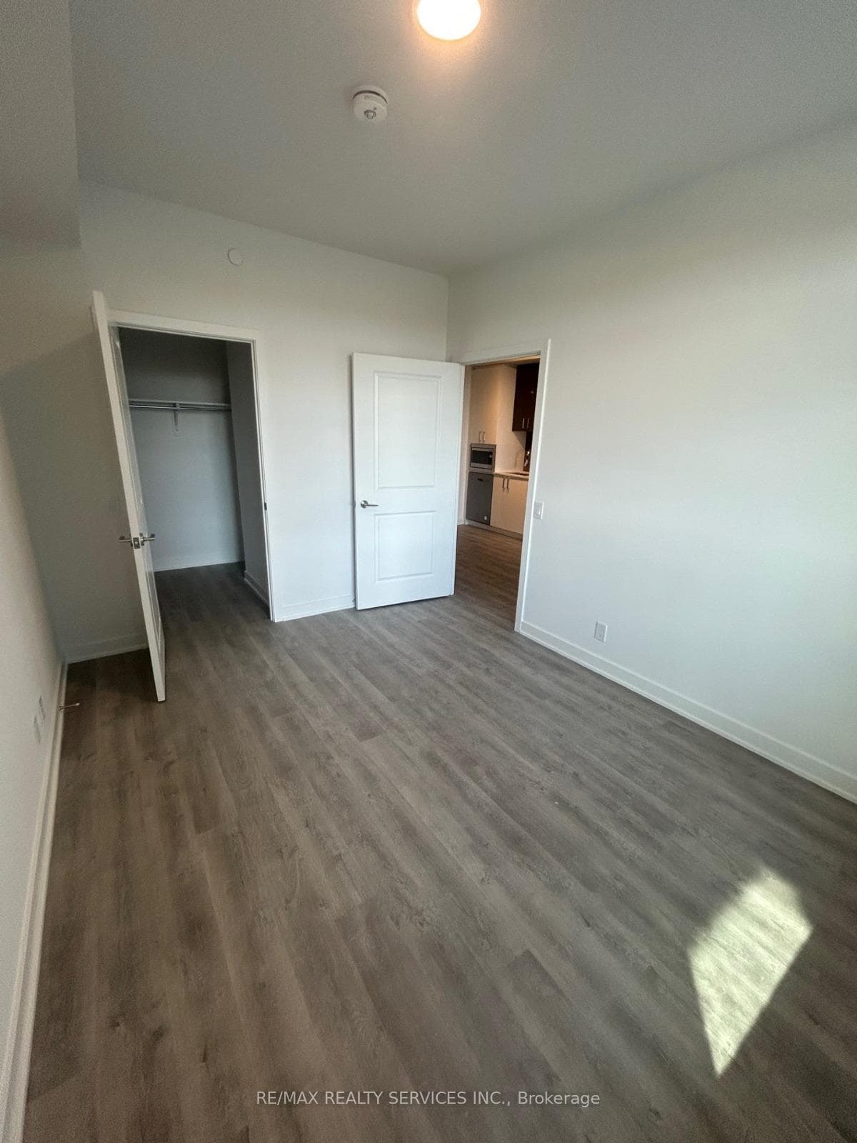 50 Upper Mall Way Unit B-524 photo 5