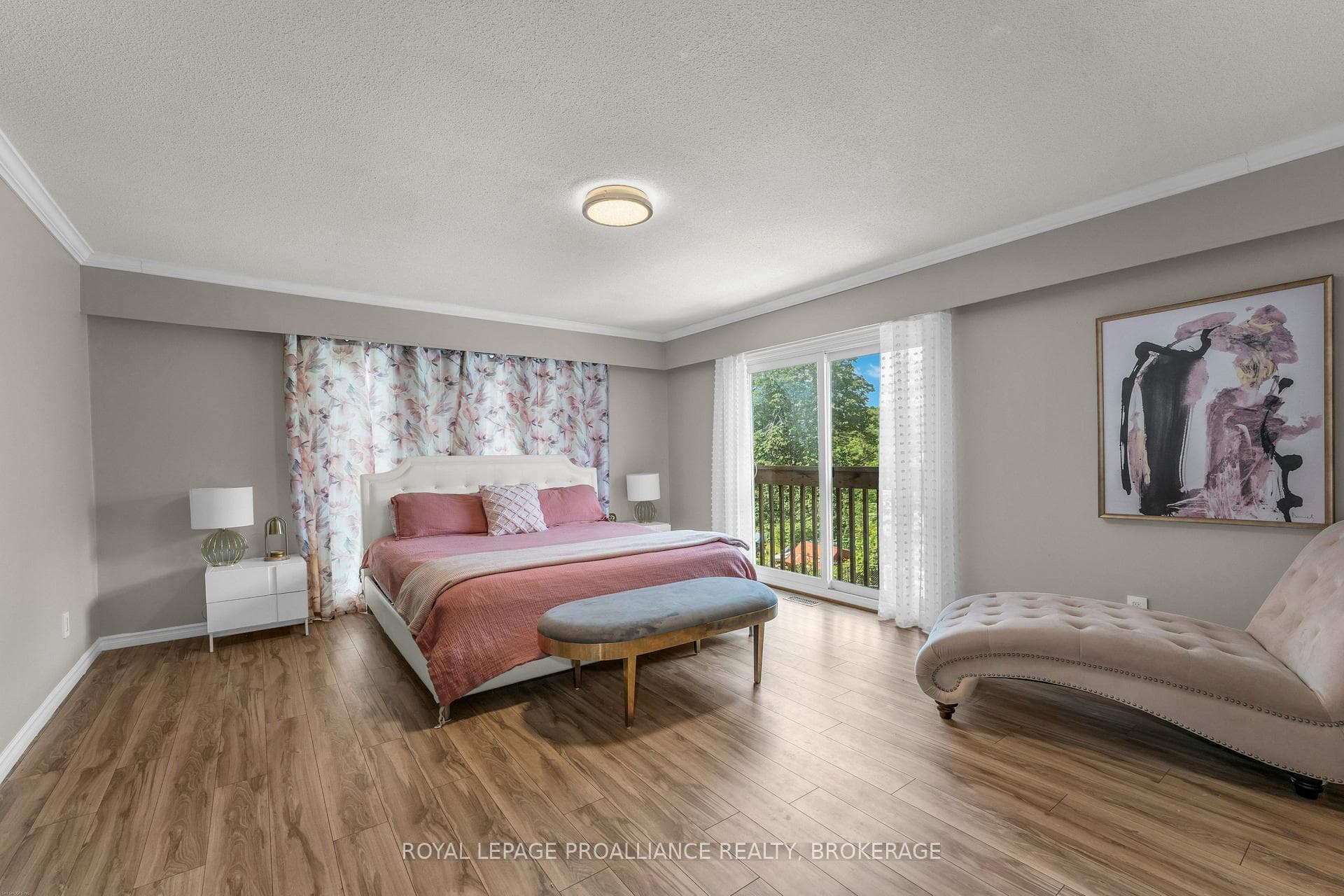 1901 Sydenham Road photo 23