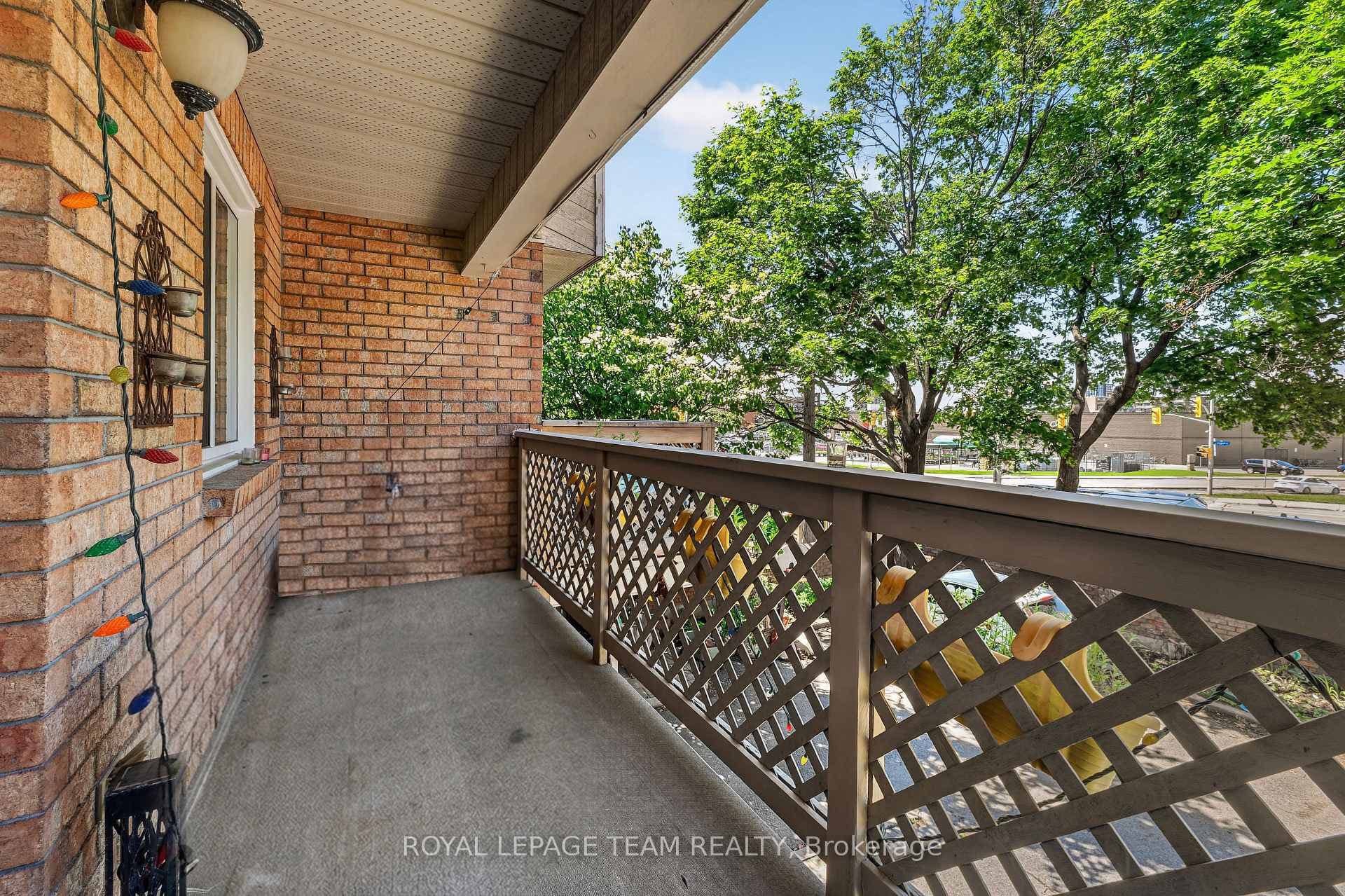 2086 Carling Avenue photo 18