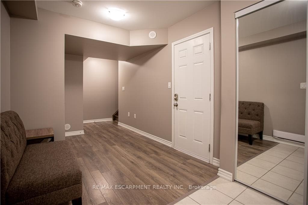 560 Allport Gate photo 36