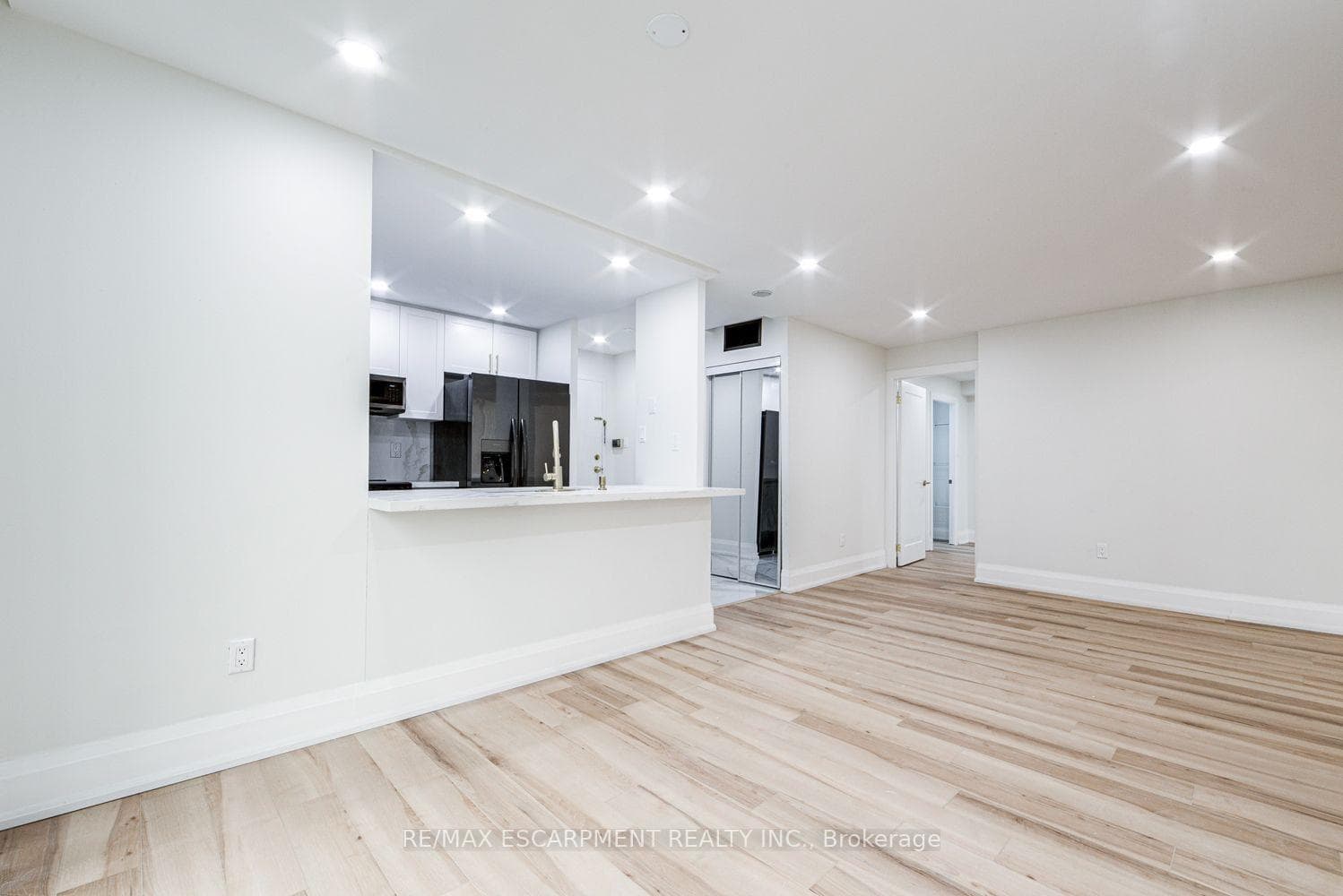 285 Enfield Place Unit 1603 photo 1