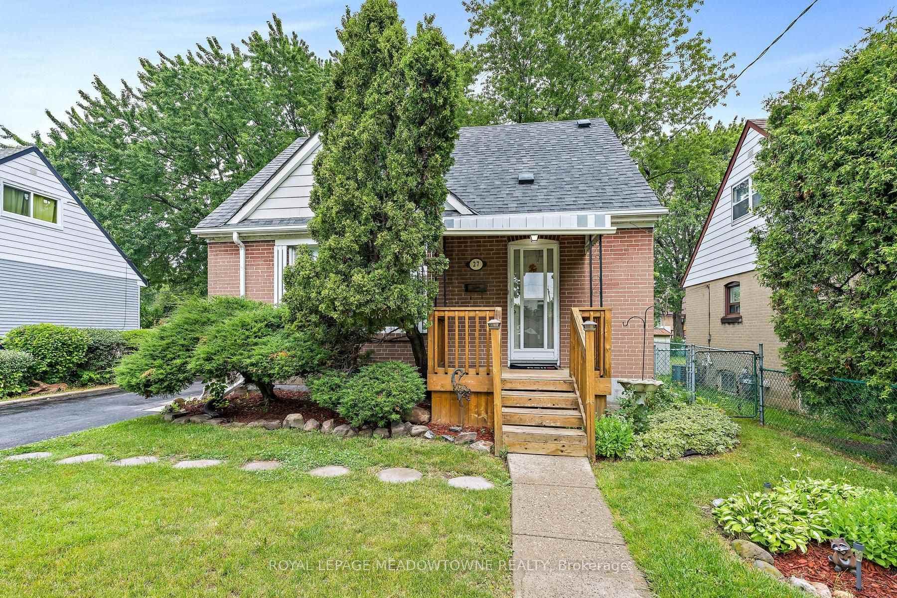 27 Hatfield Crescent photo 4