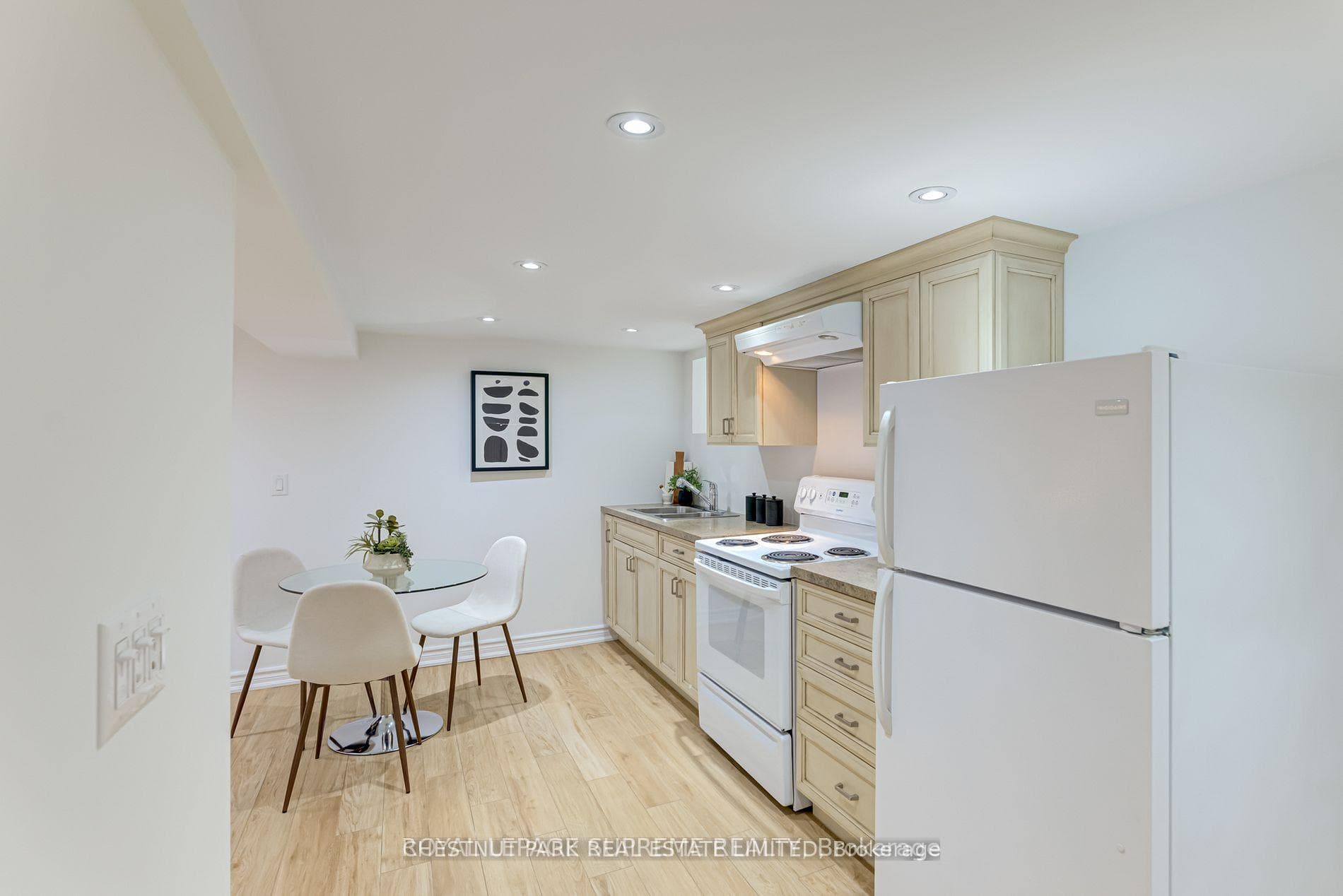 173 Arlington Avenue Unit Lower photo 7