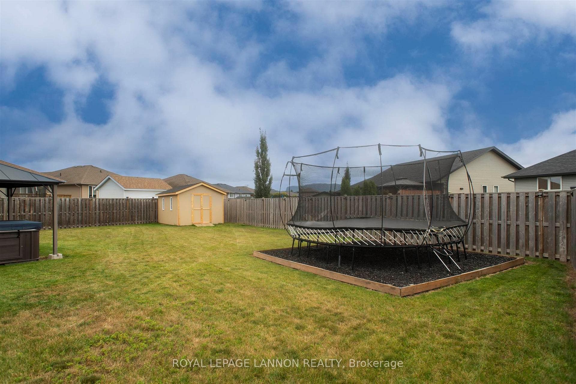 105 Bobcat Avenue photo 24