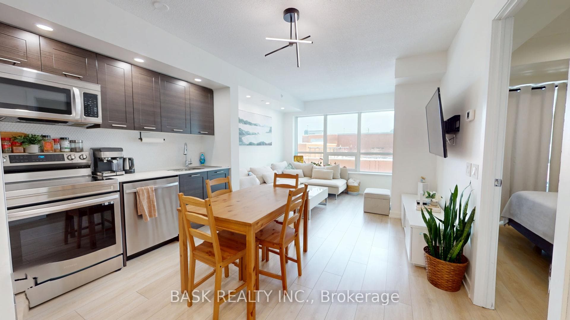 2220 Lake Shore Boulevard Unit 406 photo 1