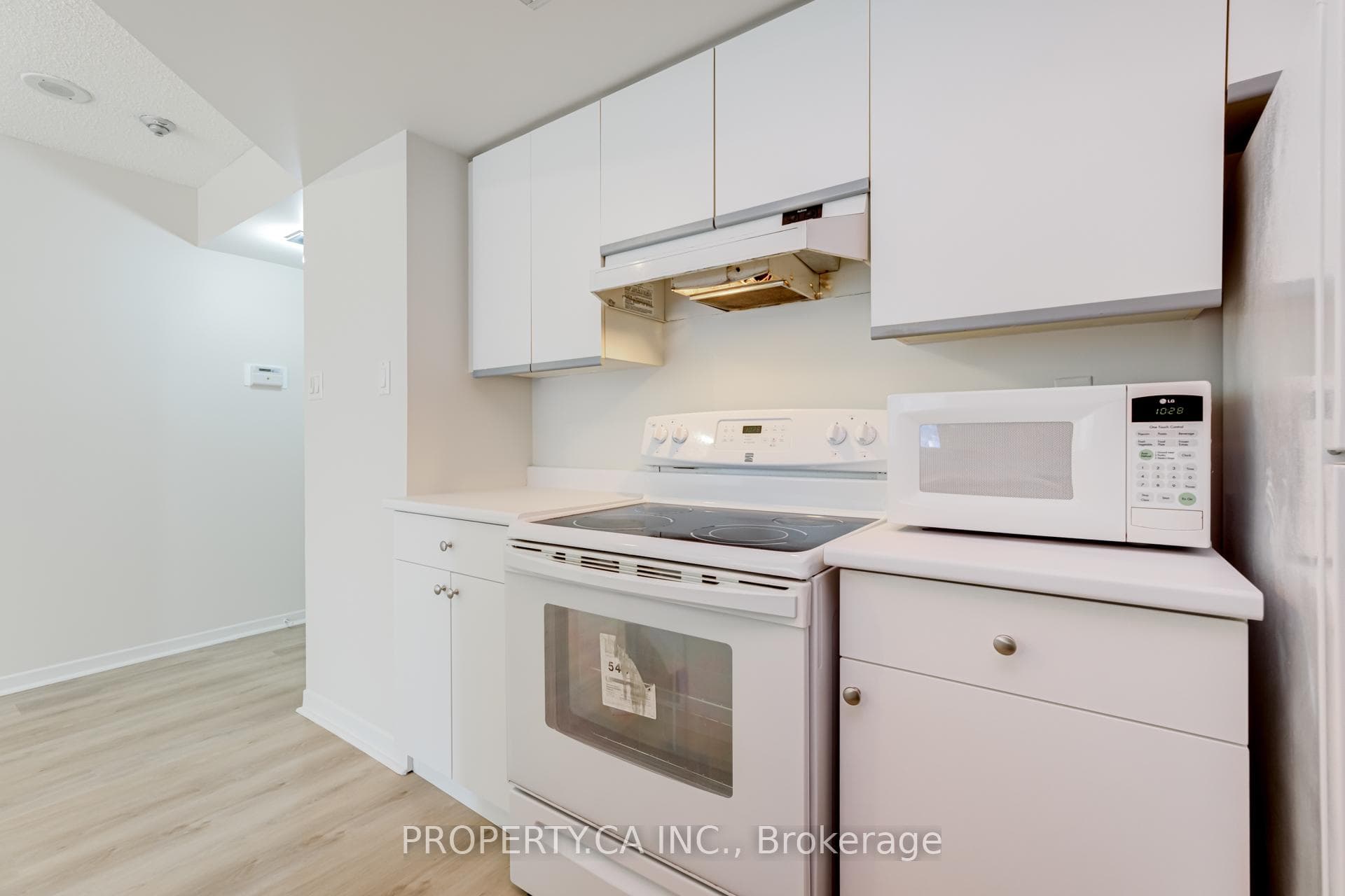 1001 Bay Street Unit 1505 photo 10