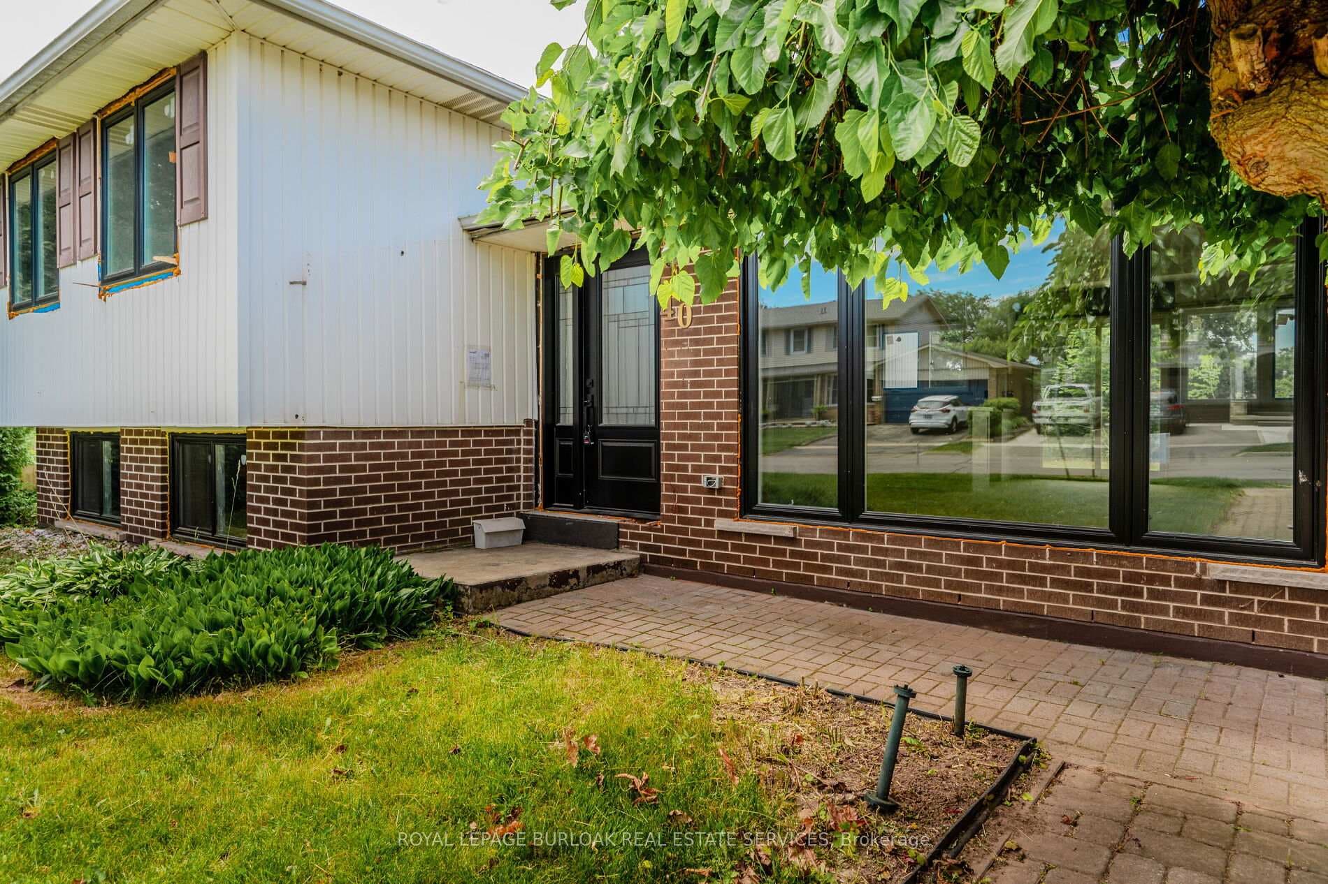 640 Dynes Road photo 4