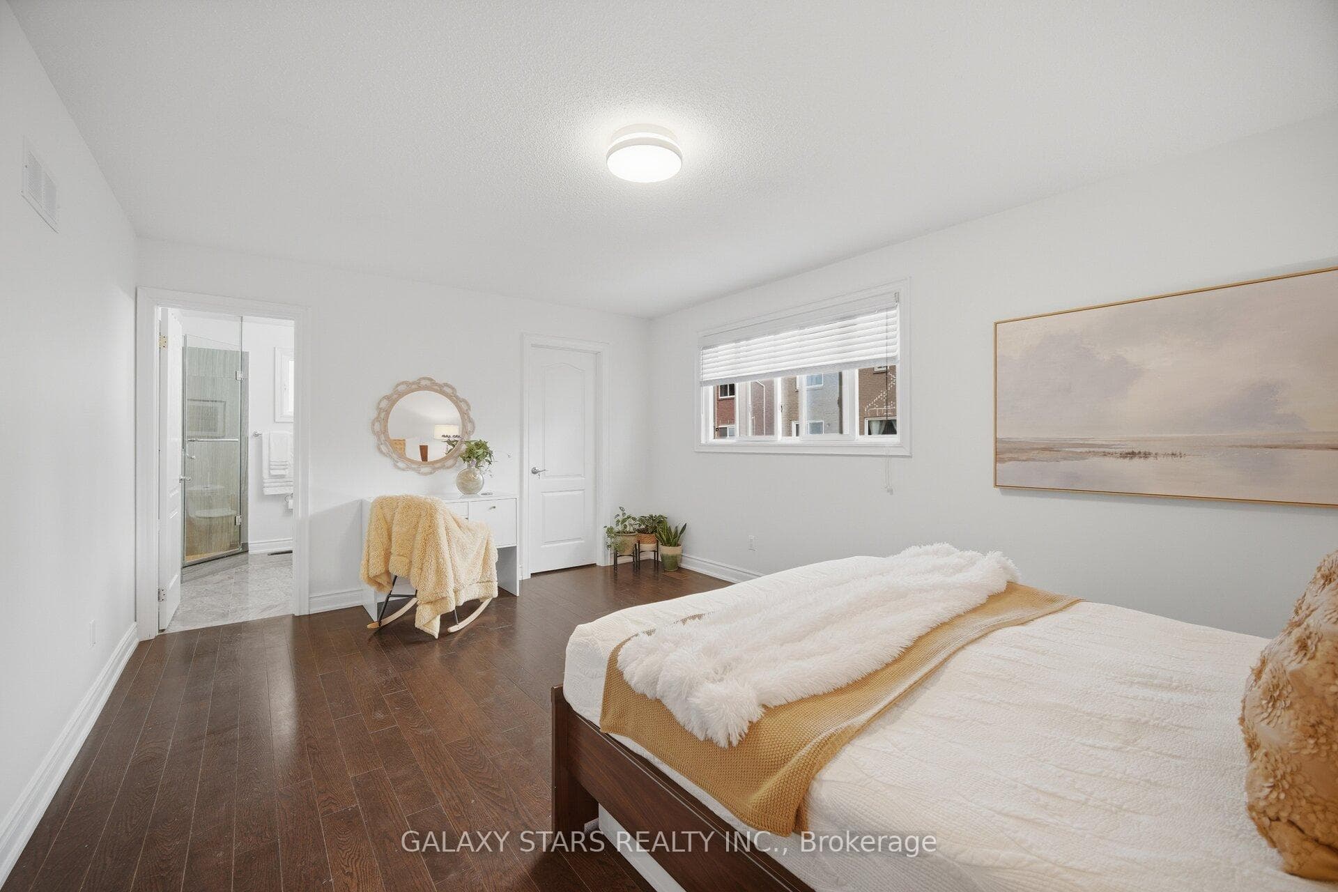 19 Ingleton Boulevard photo 23