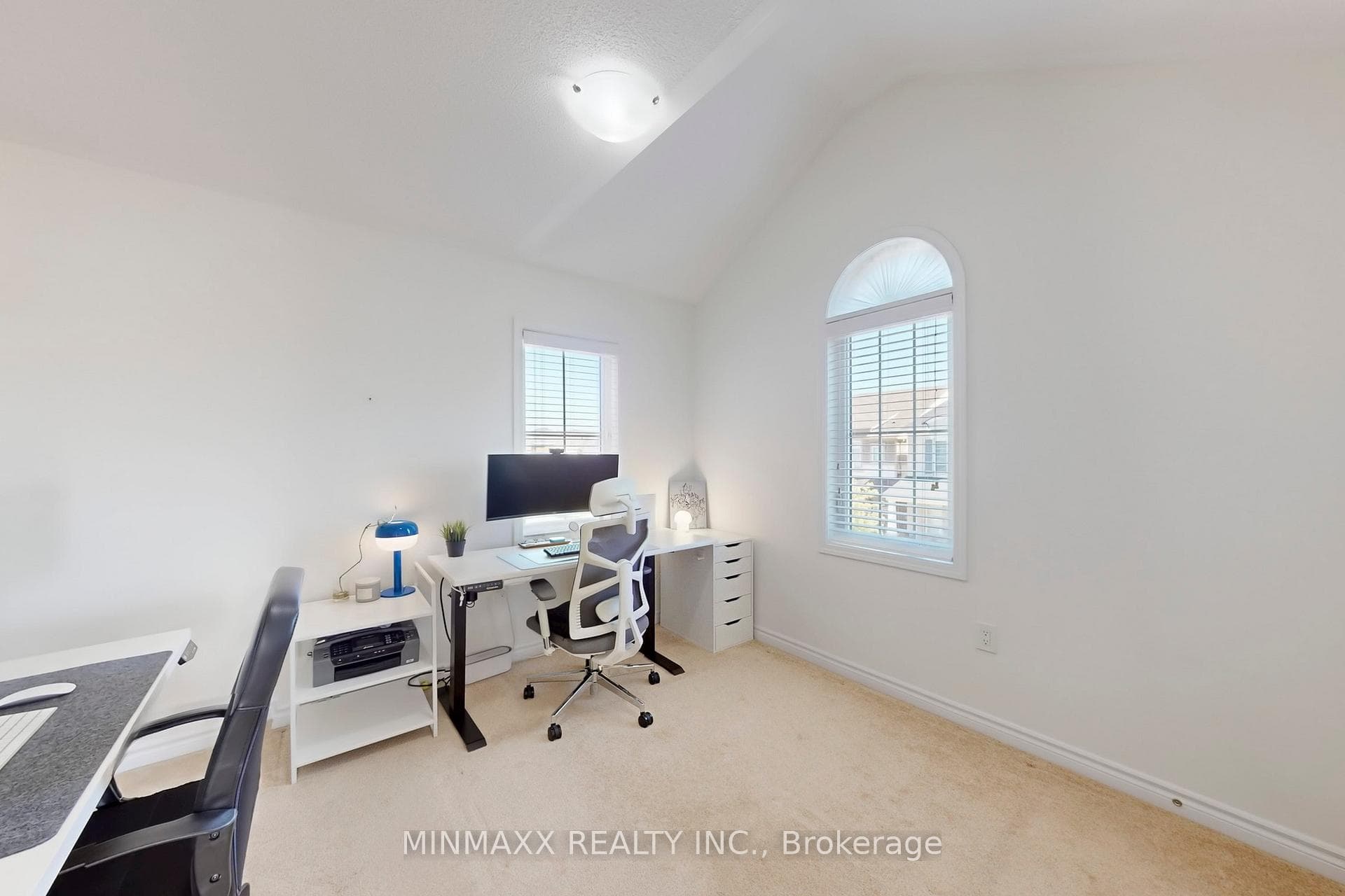 257 Hinton Terrace photo 32