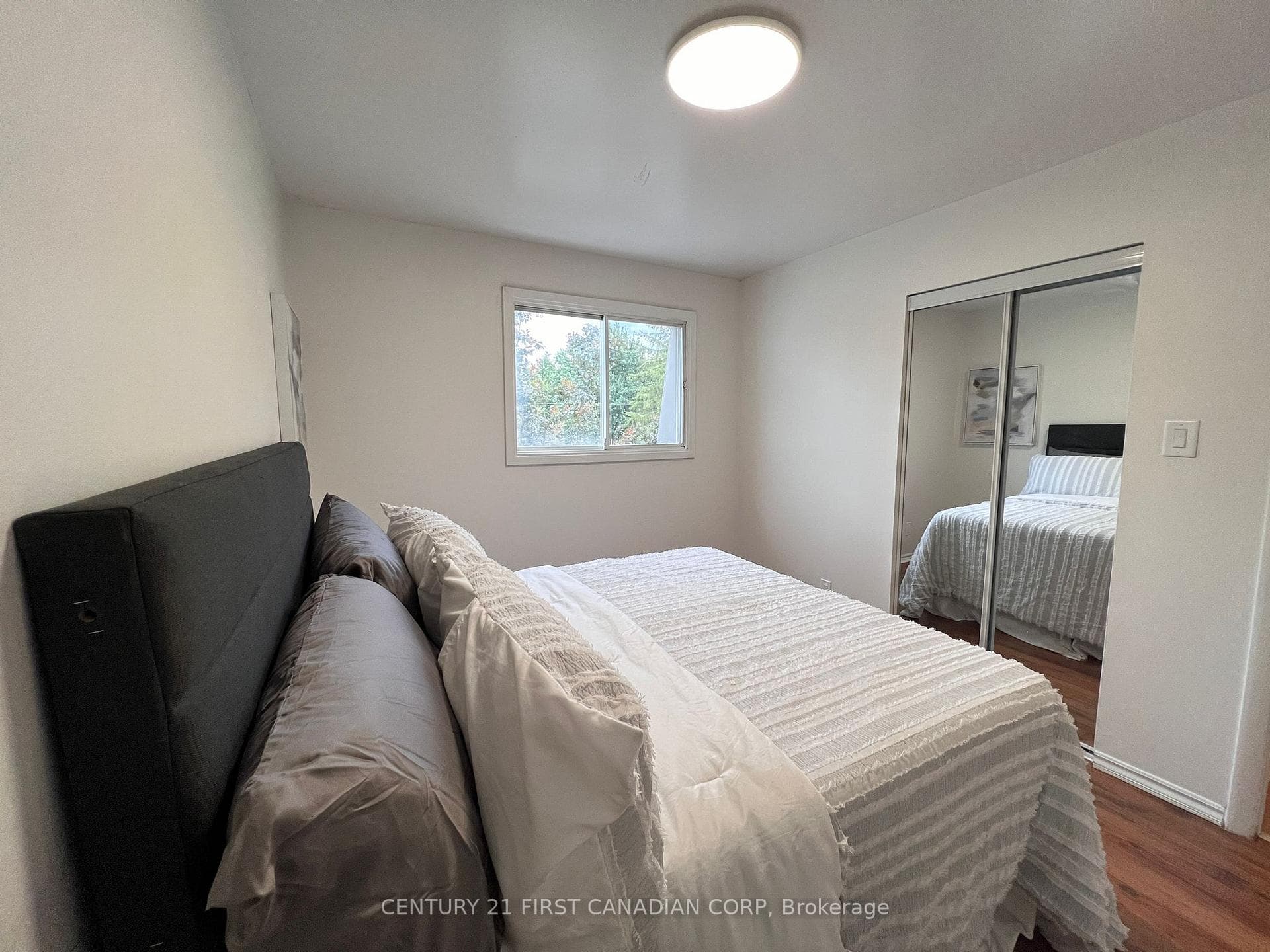 189 Boullee Street Unit 18 photo 20