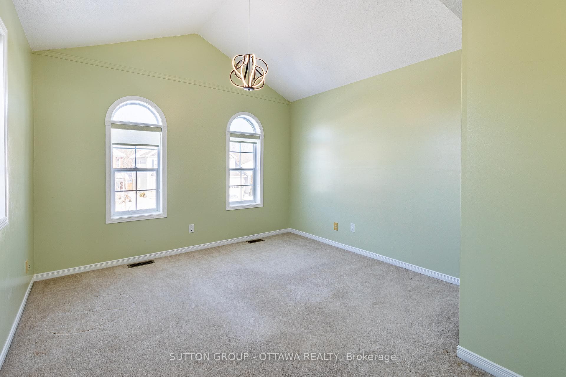 170 Insmill Crescent photo 24