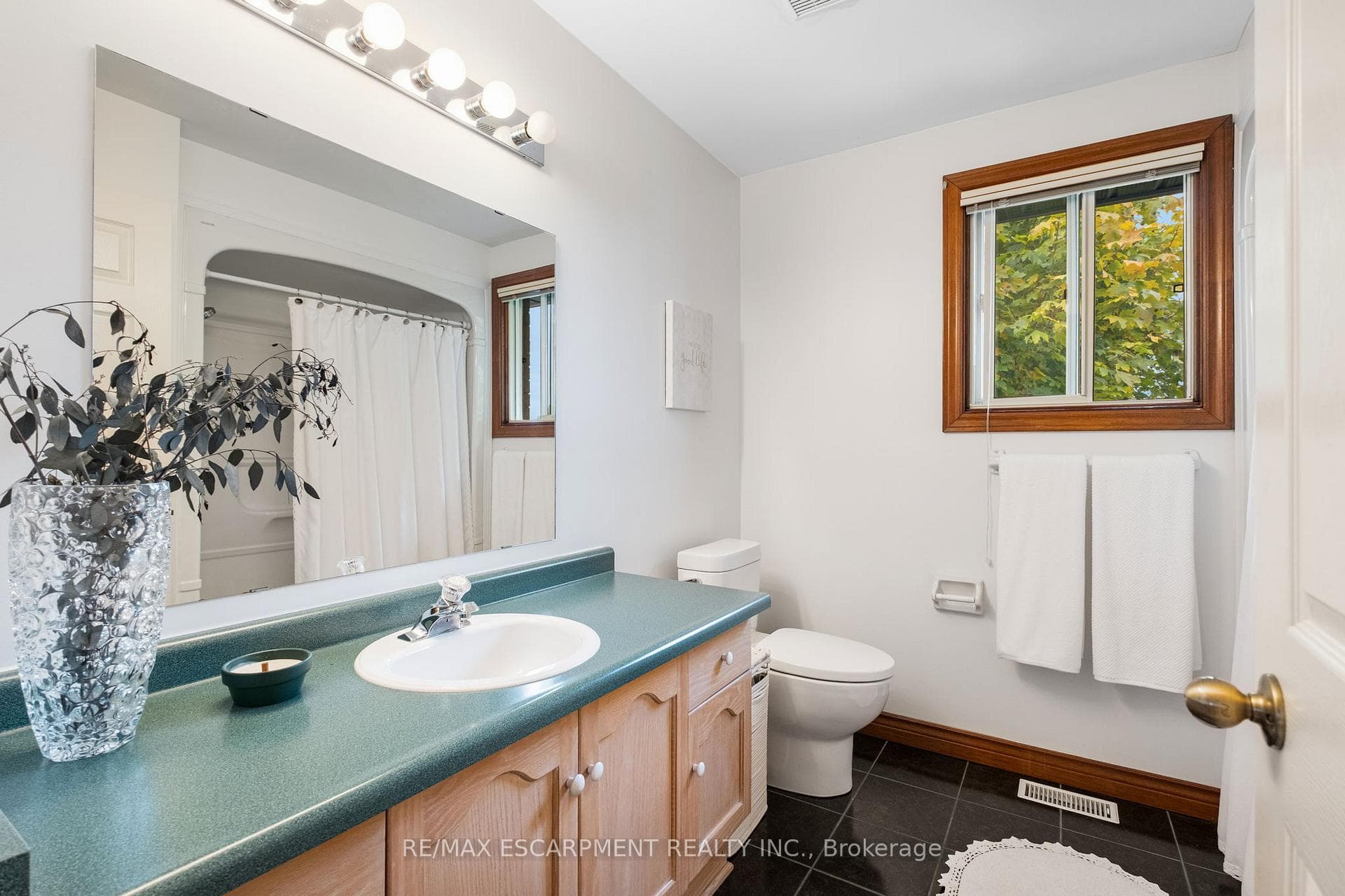 95 Gatestone Drive photo 29