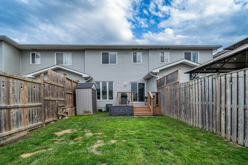 1560 Davenport Crescent photo 46