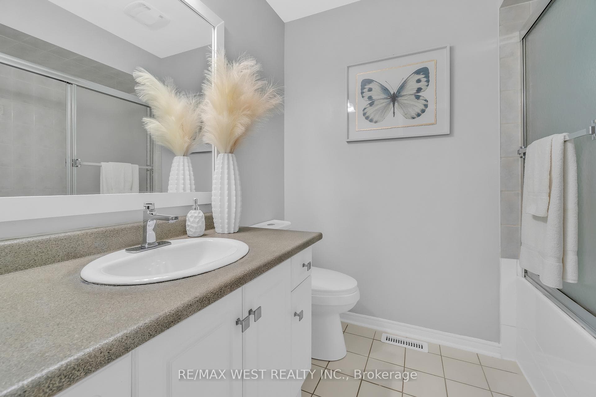 50 Sunley Crescent photo 30