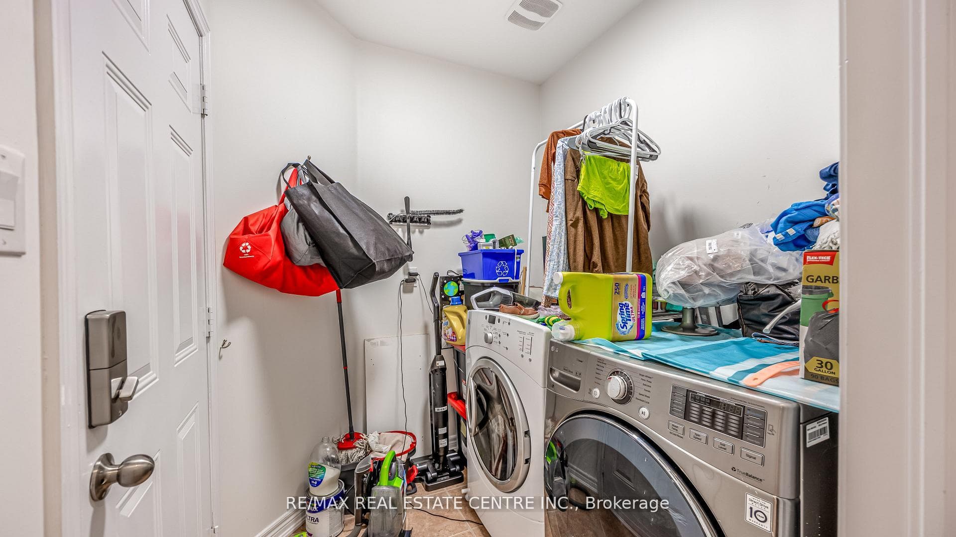 590 GRANT Way photo 19