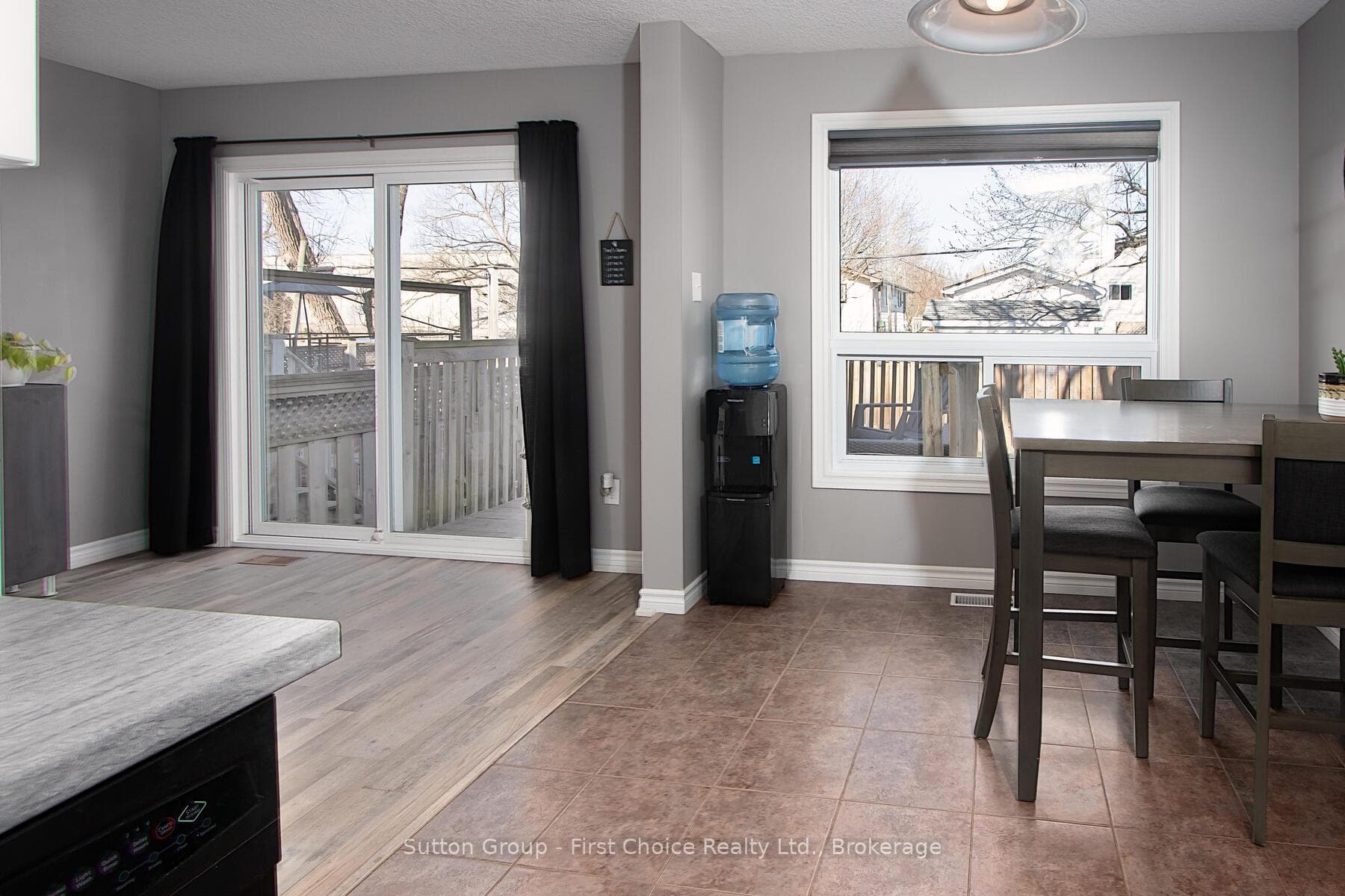 280 Railway Avenue photo 12