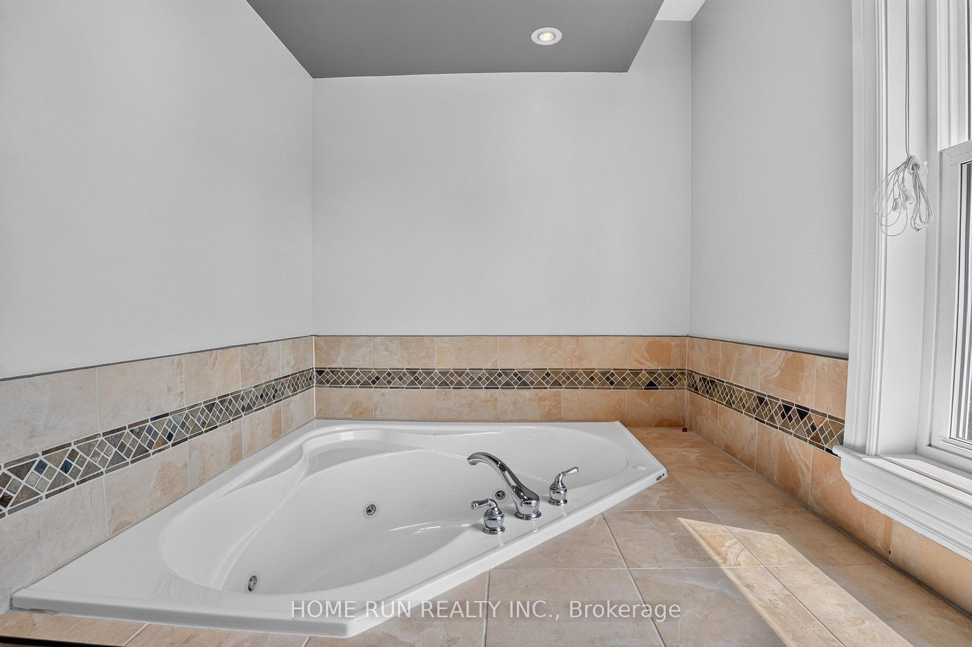112 KERSCOTT HEIGHTS Way photo 23
