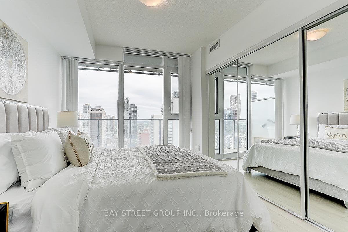 50 Wellesley Street Unit 2708 photo 20
