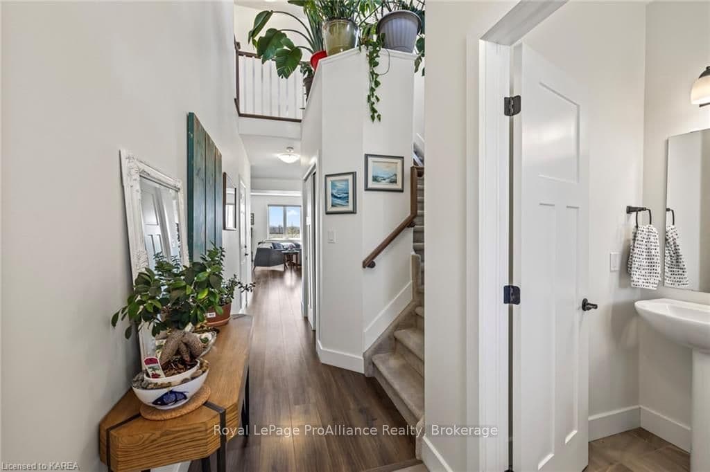 150 DR RICHARD JAMES Crescent photo 11