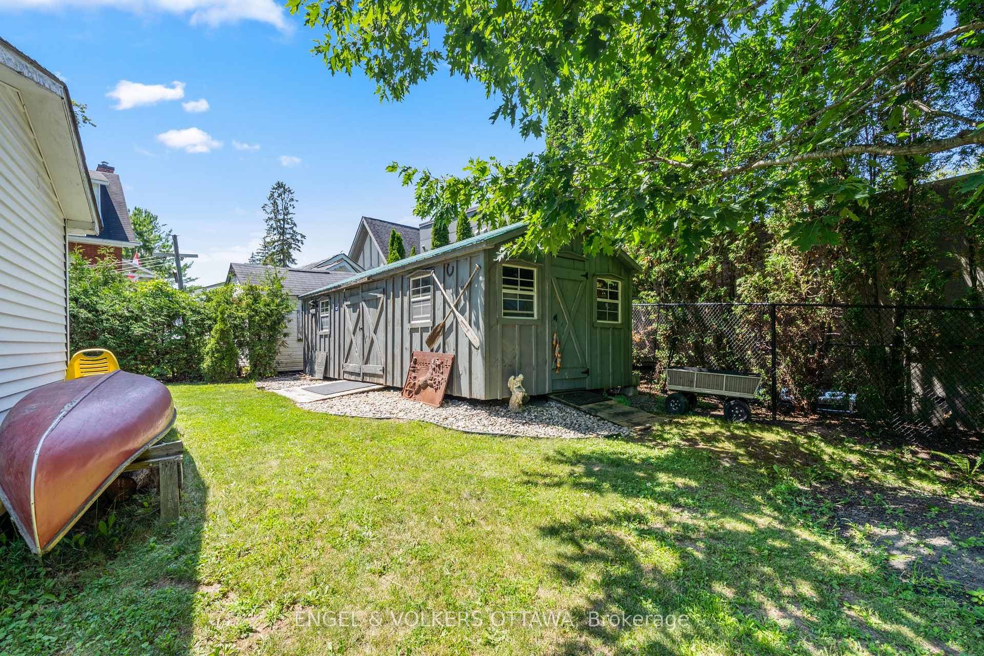 1119 Tighe Street photo 20