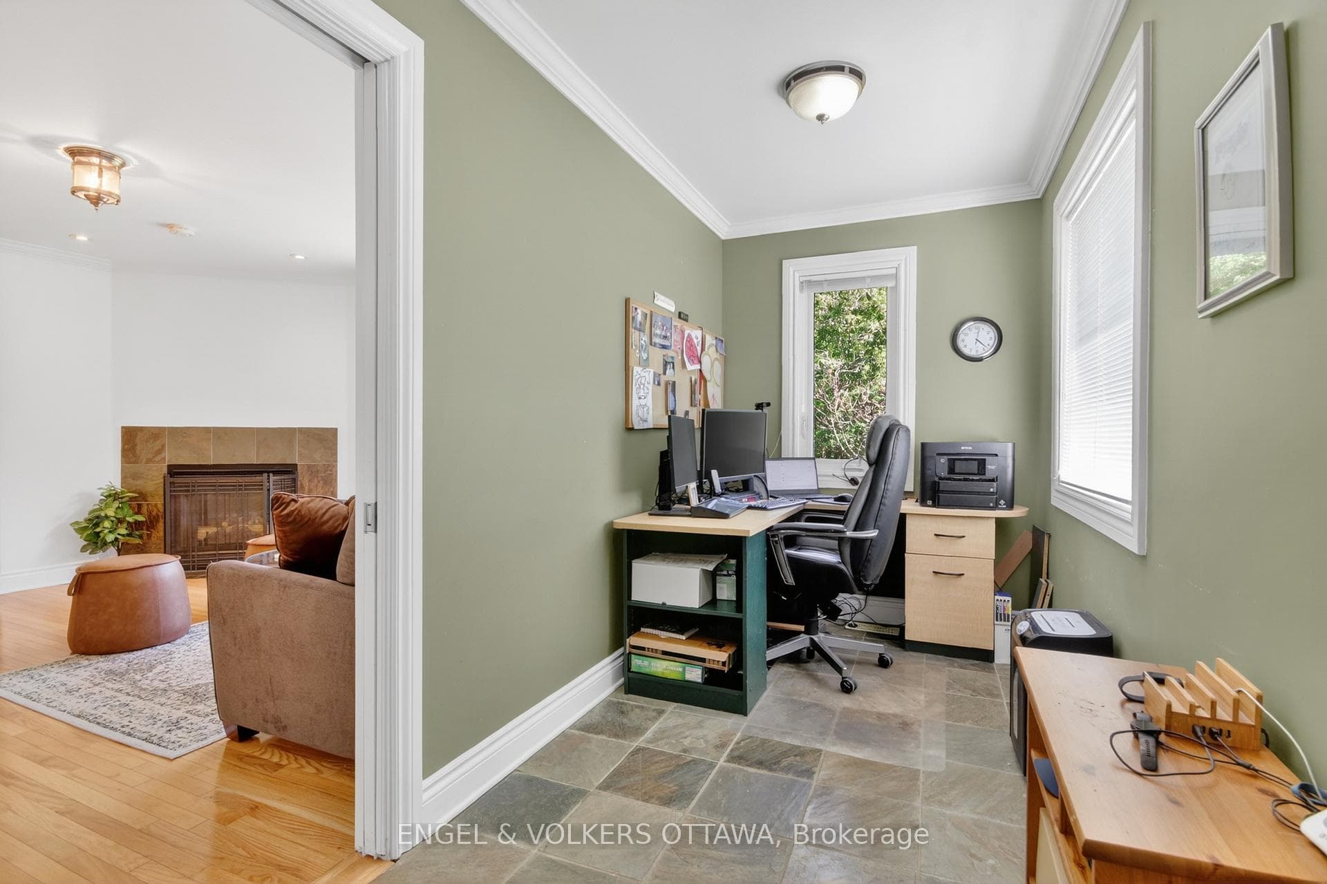 528 Tullamore Street photo 16