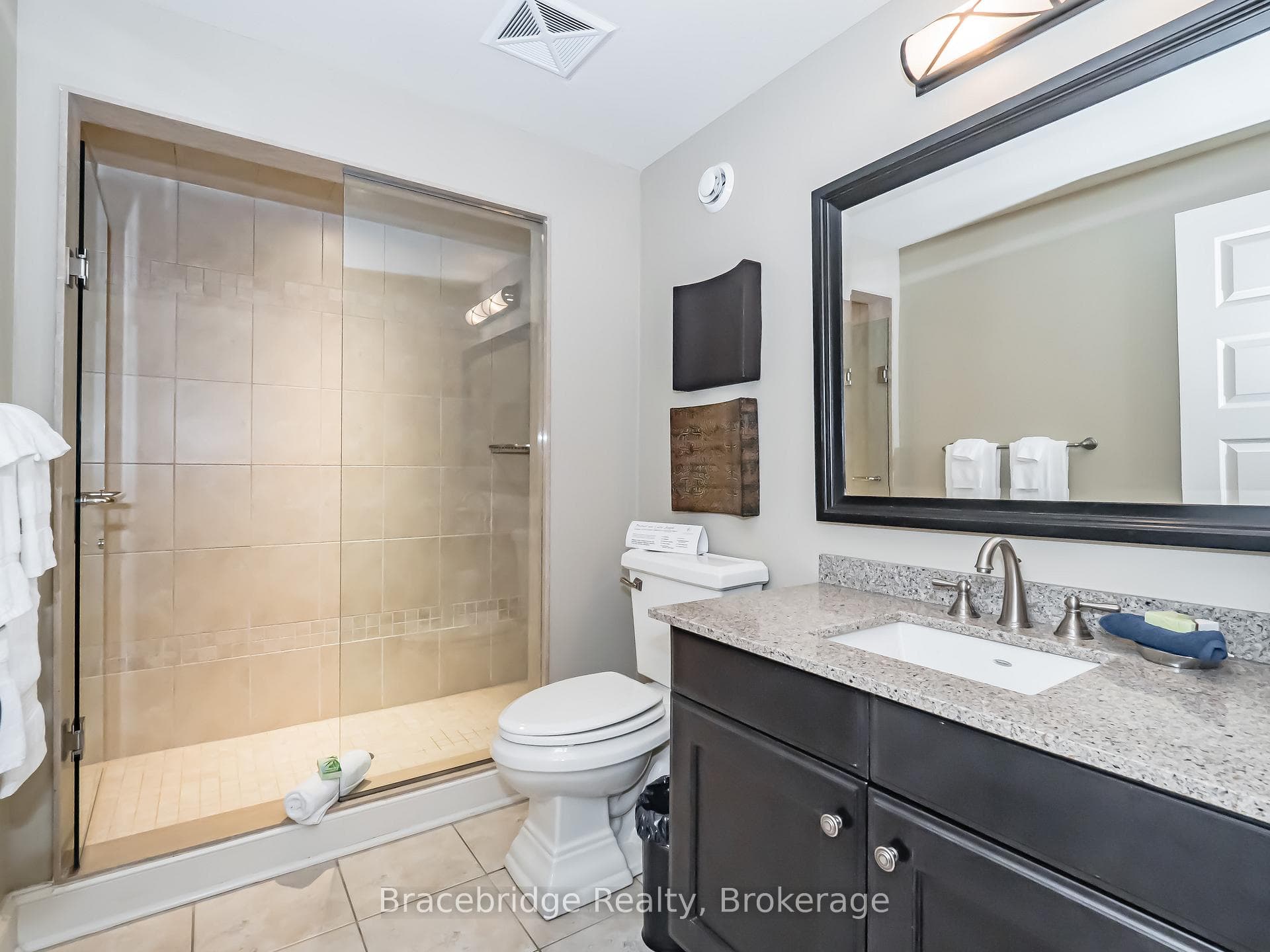 3876 Muskoka Rd 118 Highway Unit Sandfield 4 W1 photo 12
