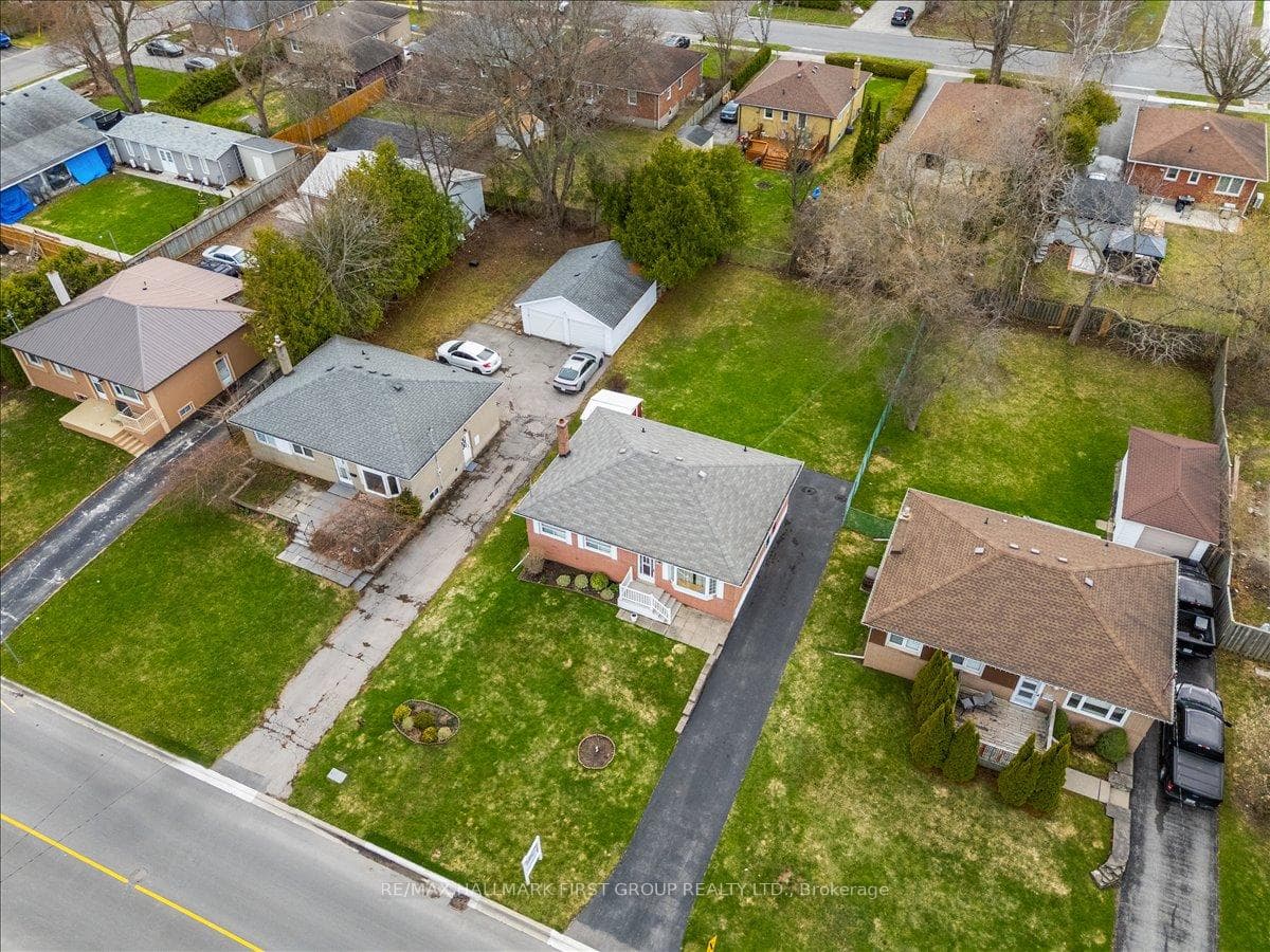 32 Linton Avenue photo 2