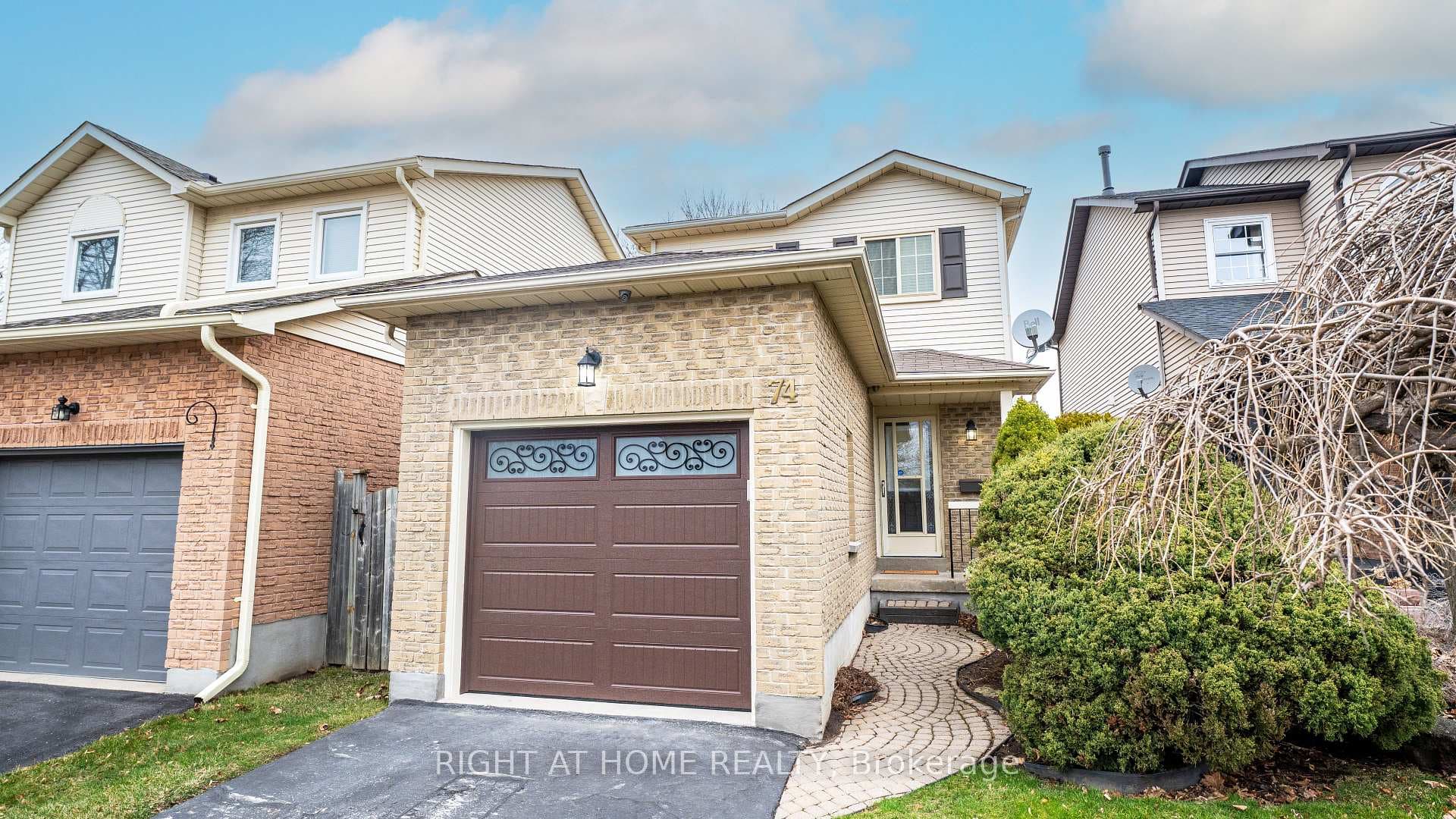 74 Windham Crescent photo 1