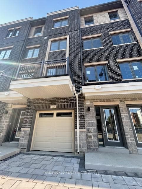 72 Clippers Crescent photo 1