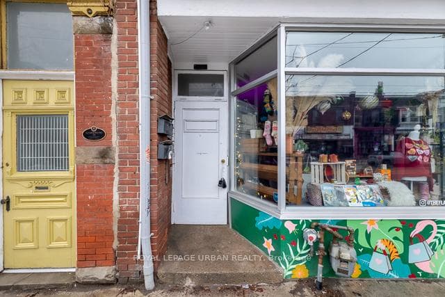 991 Queen Street Unit 2 photo 17