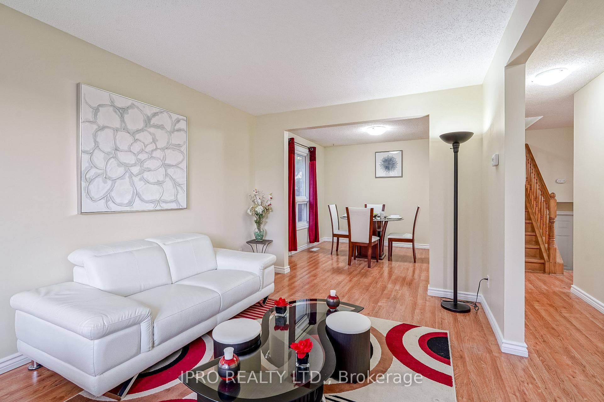 85 Covington Crescent Unit Upper photo 3