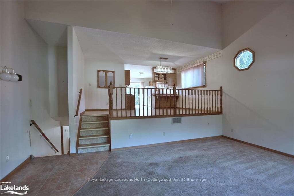 233 SIMCOE Street photo 17