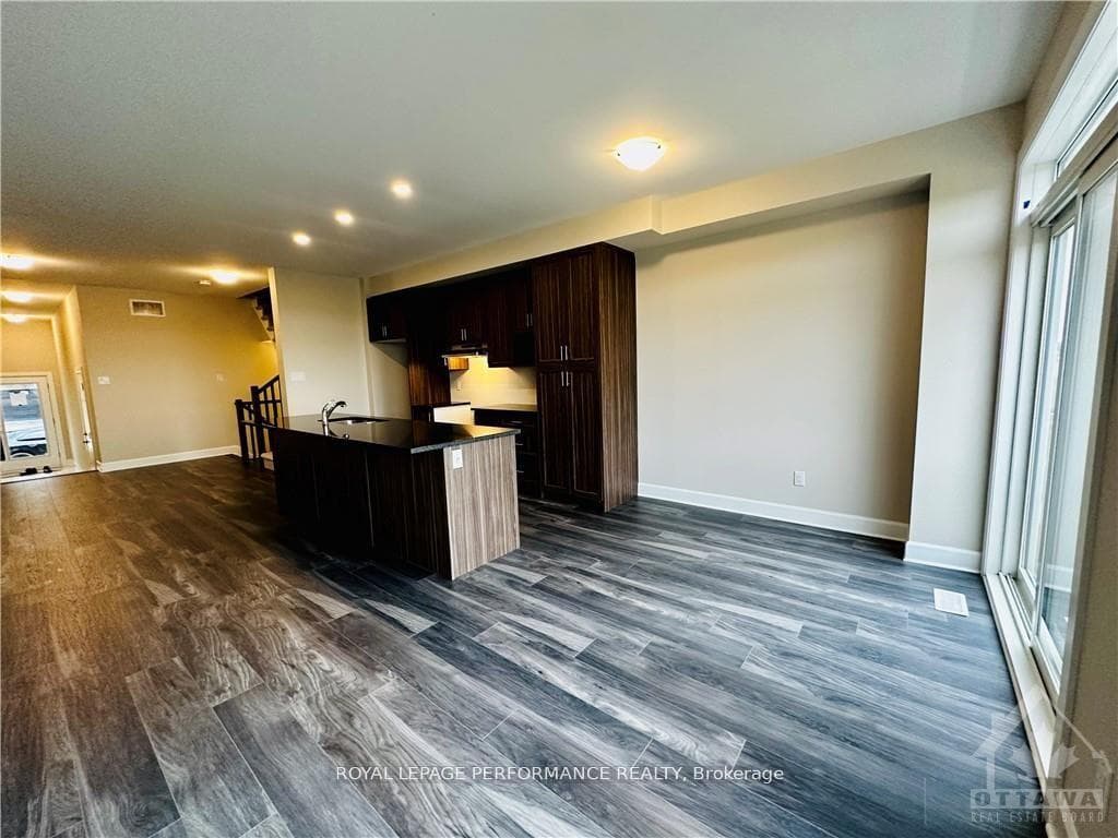 196 HOOPER Street photo 8