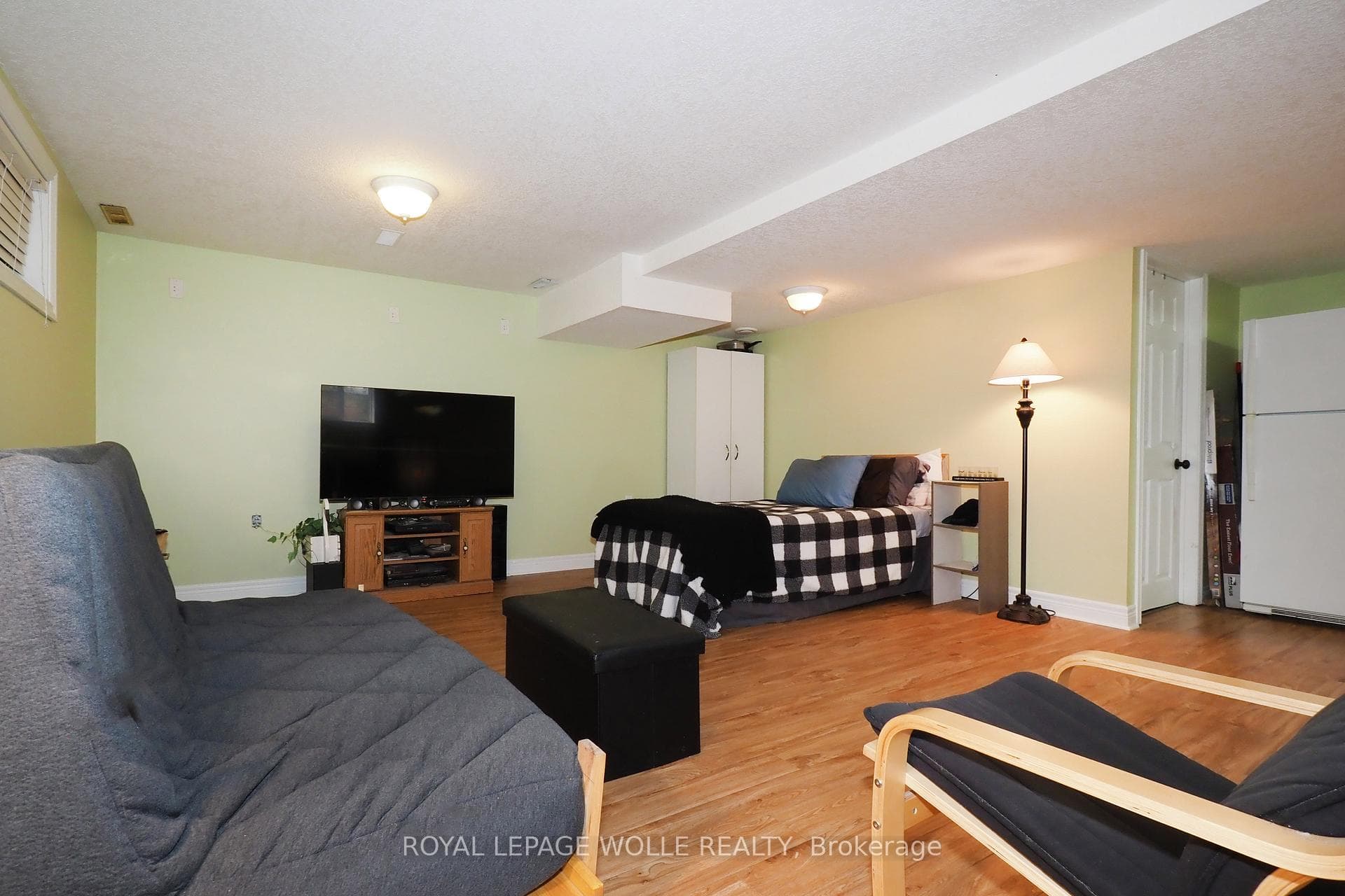 224 Inverhuron Crescent Unit A photo 27